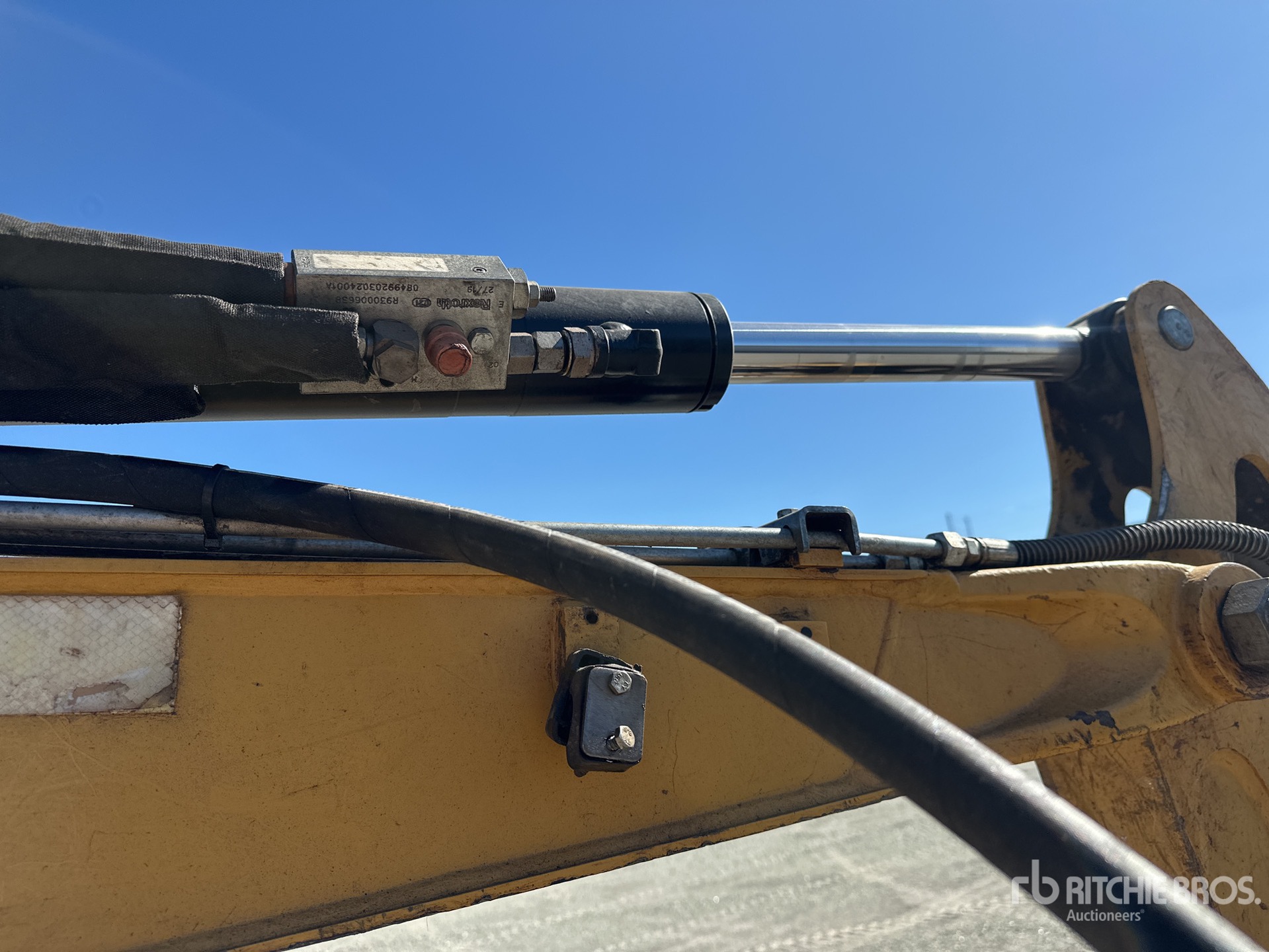 2019 Caterpillar 302.7DCR