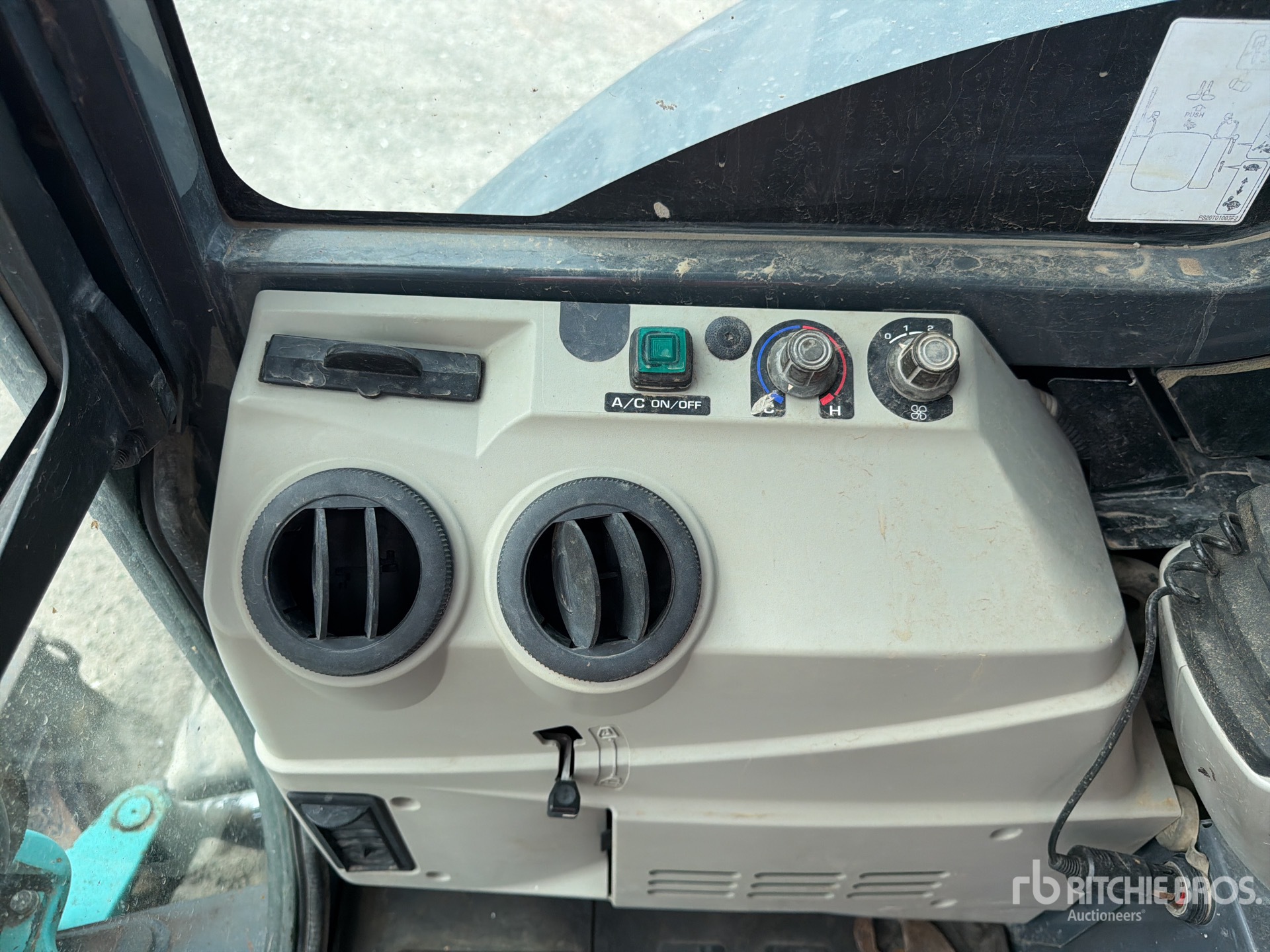 2021 Kobelco SK28SR-6E