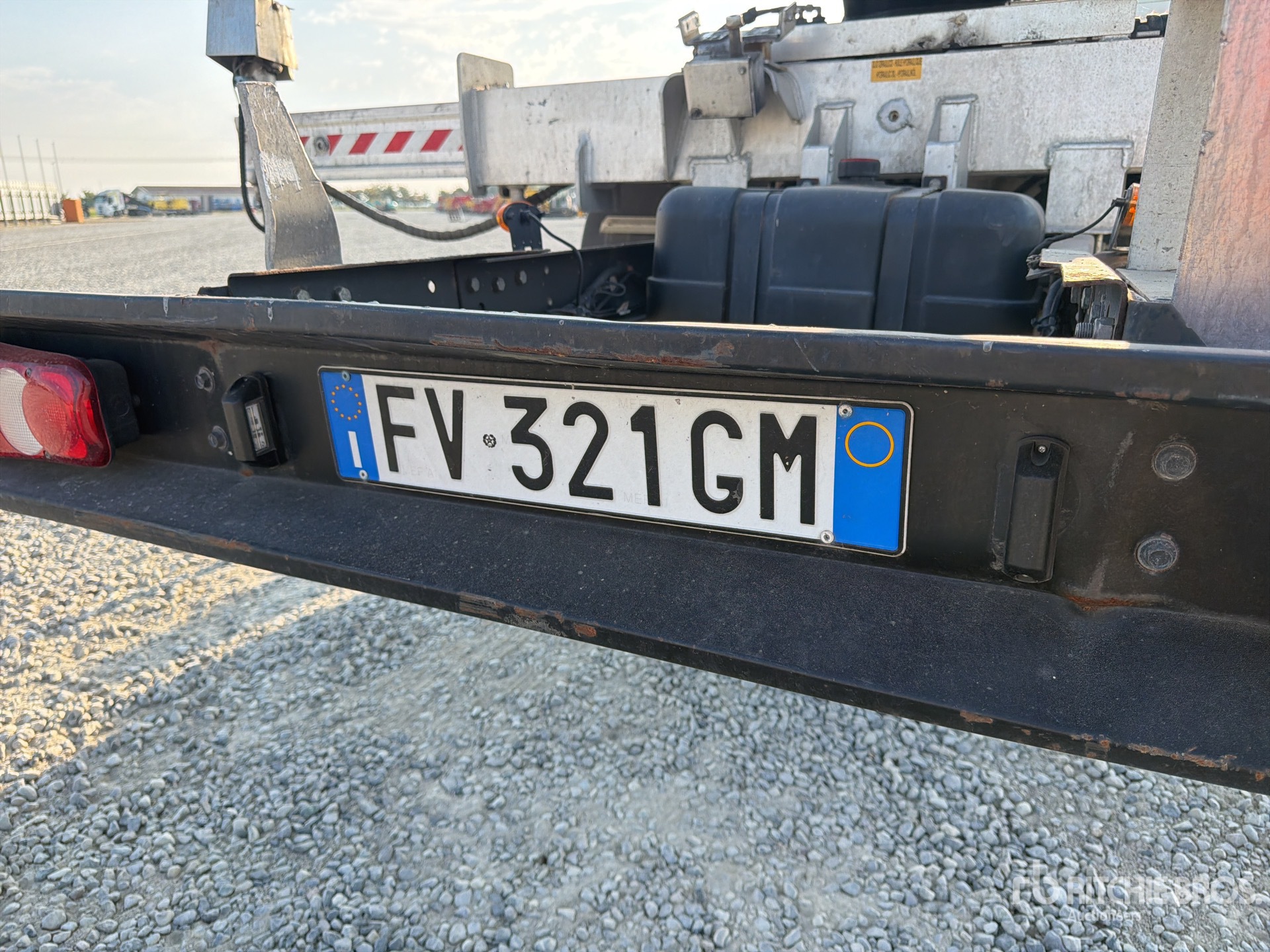 Nissan NT400