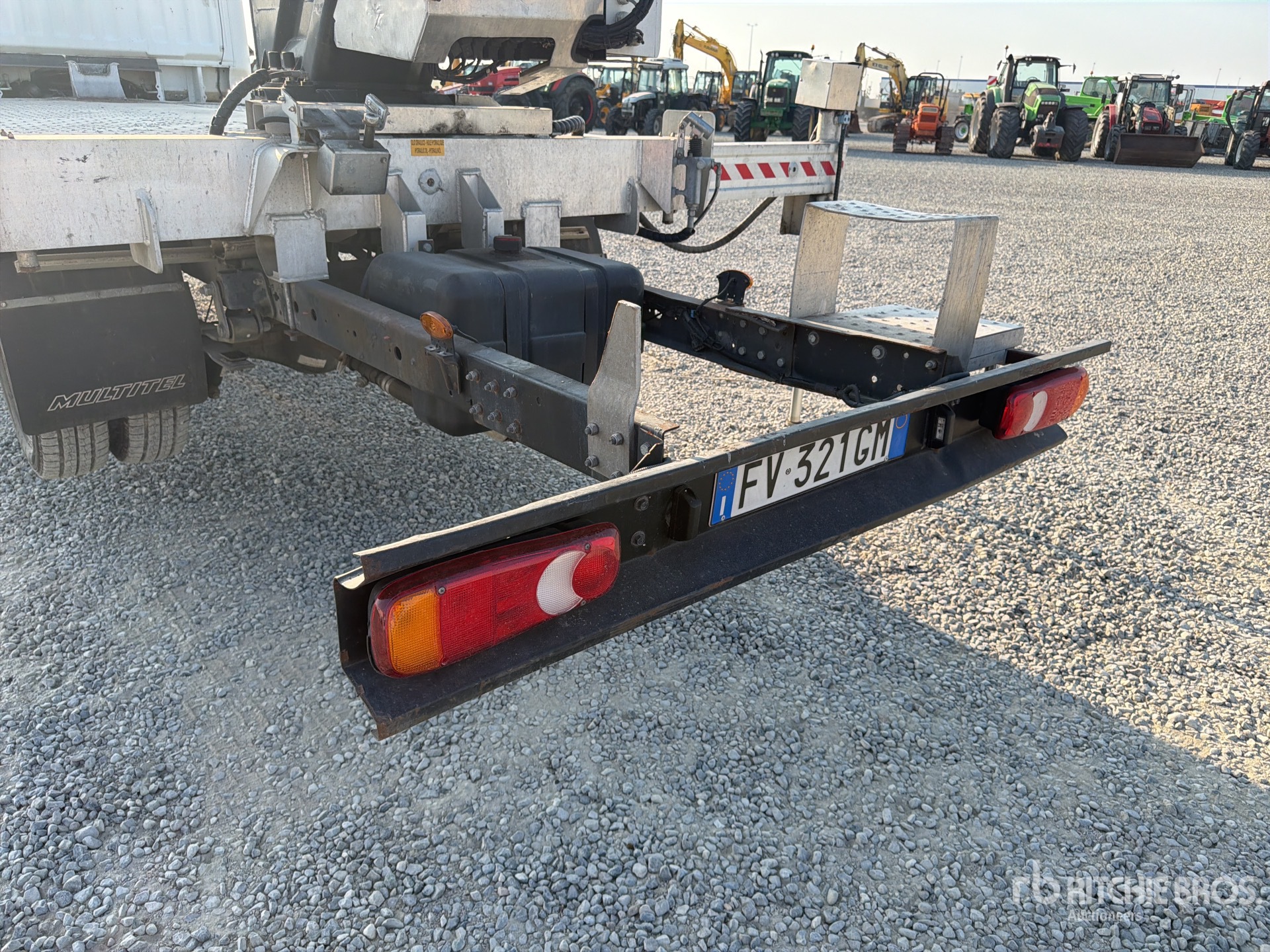 Nissan NT400