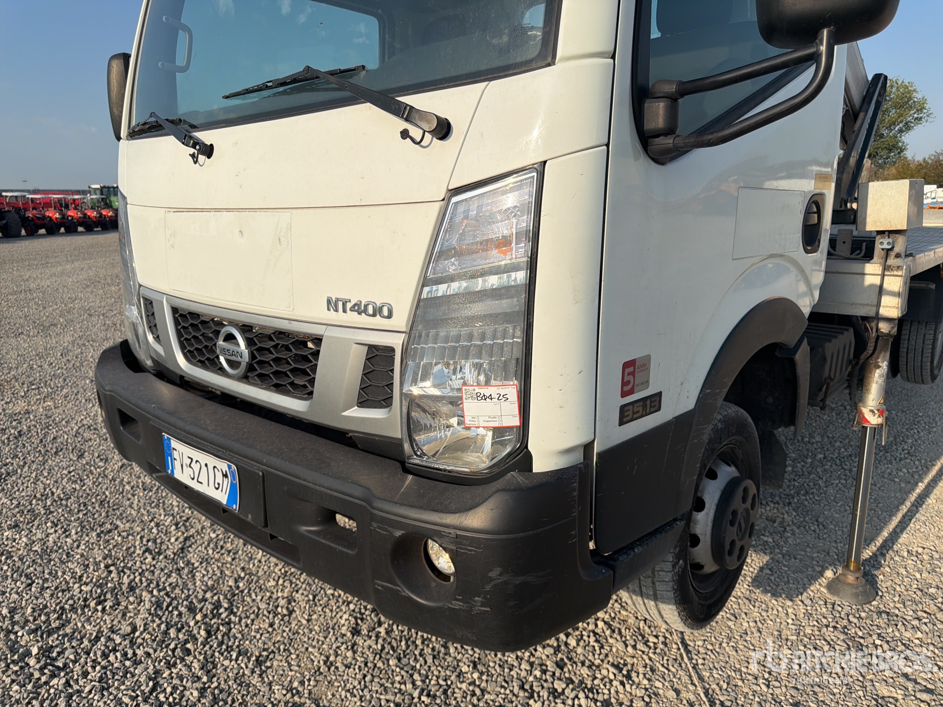 Nissan NT400