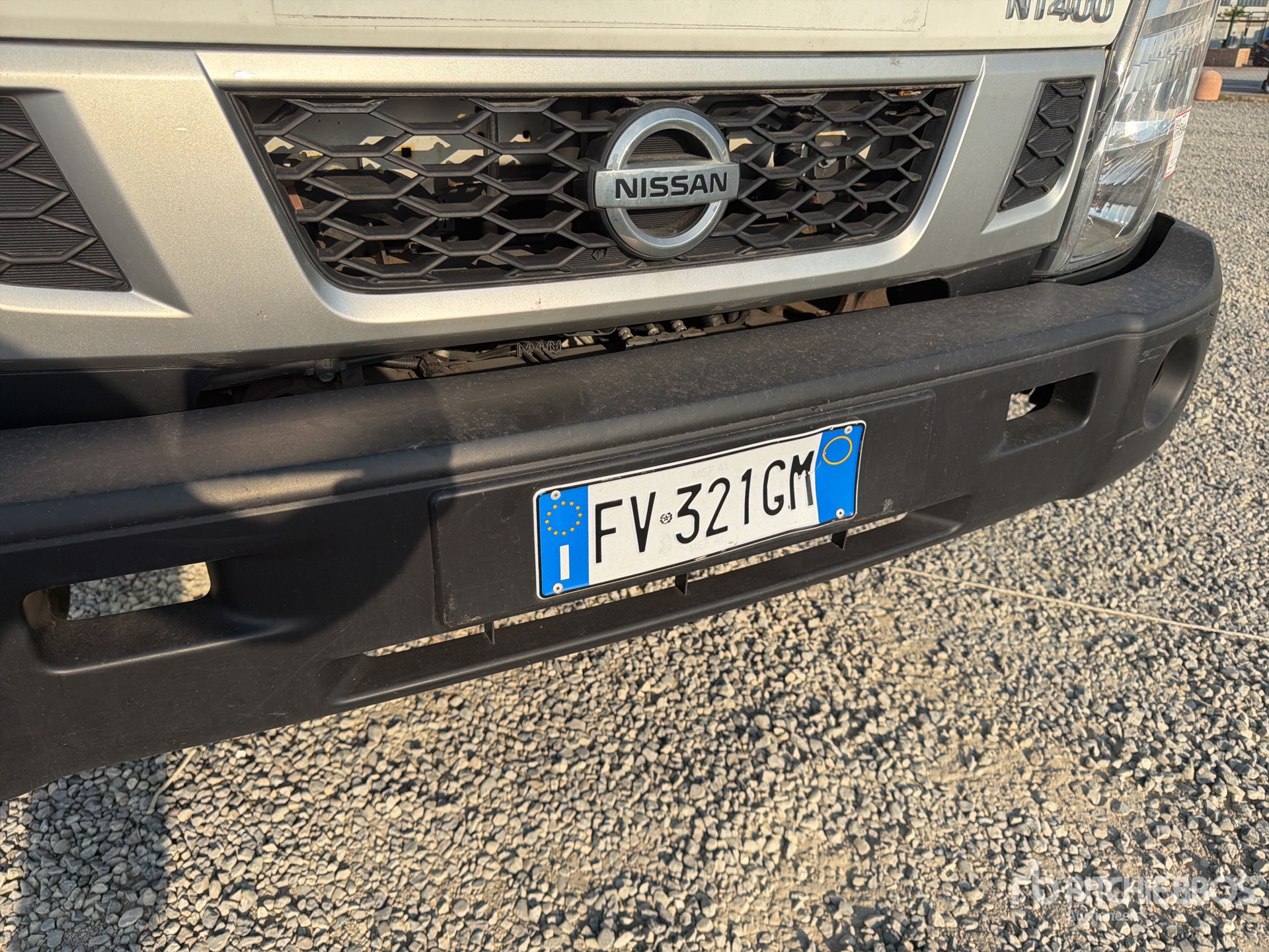 Nissan NT400