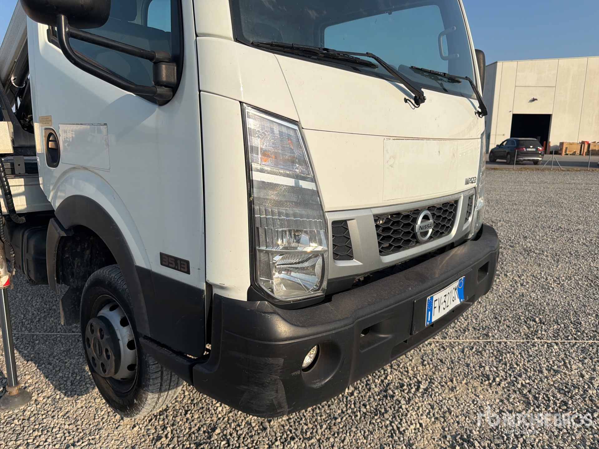 Nissan NT400