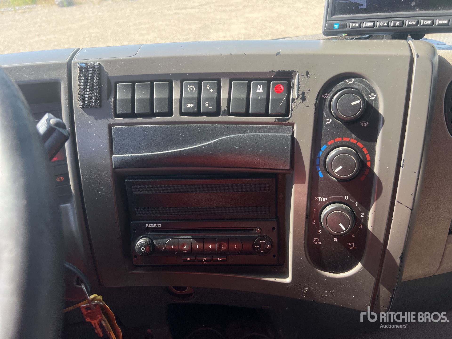2008 Renault PREMIUM