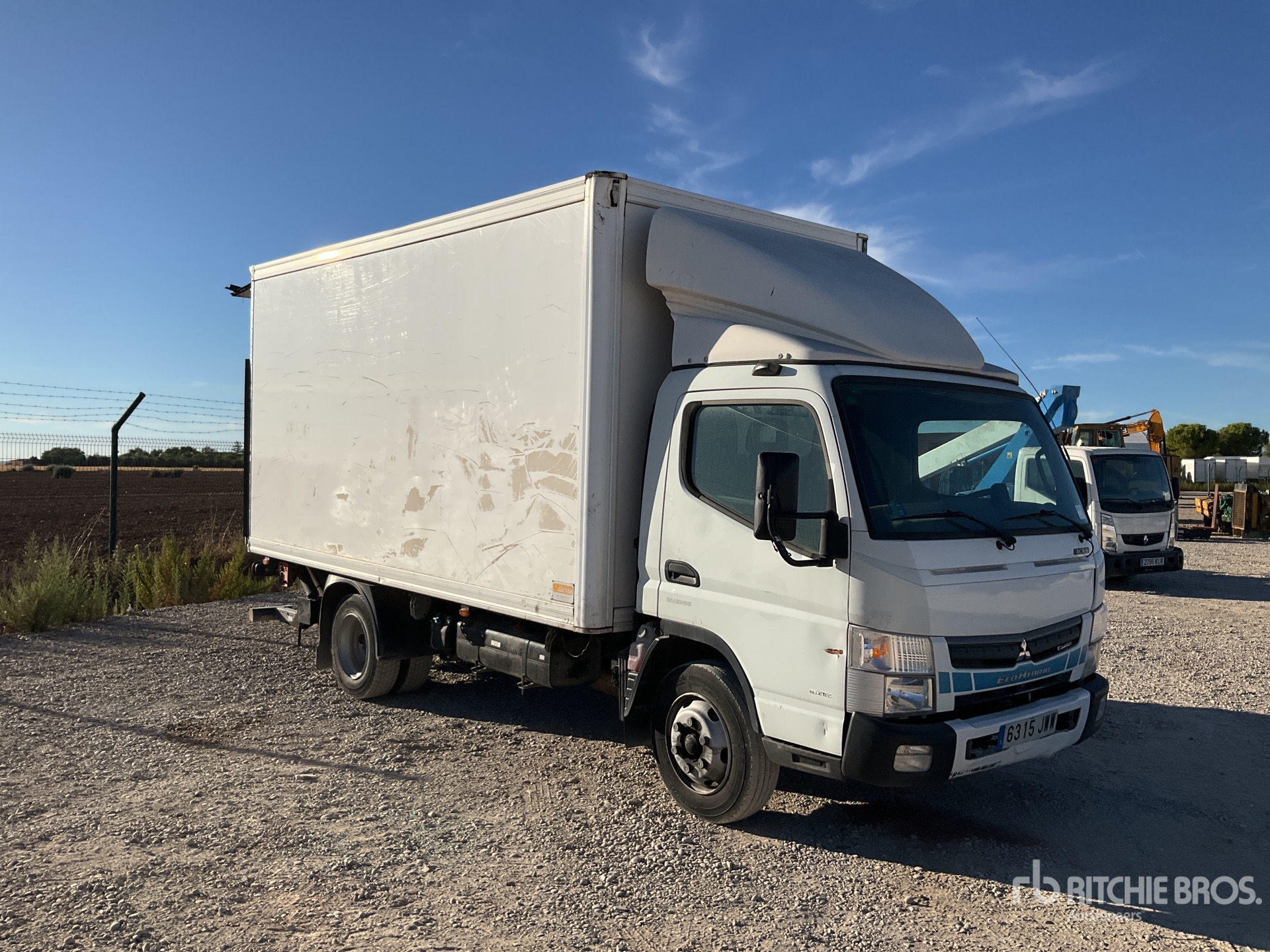 2017 Mitsubishi FUSO CANTER 7C1
