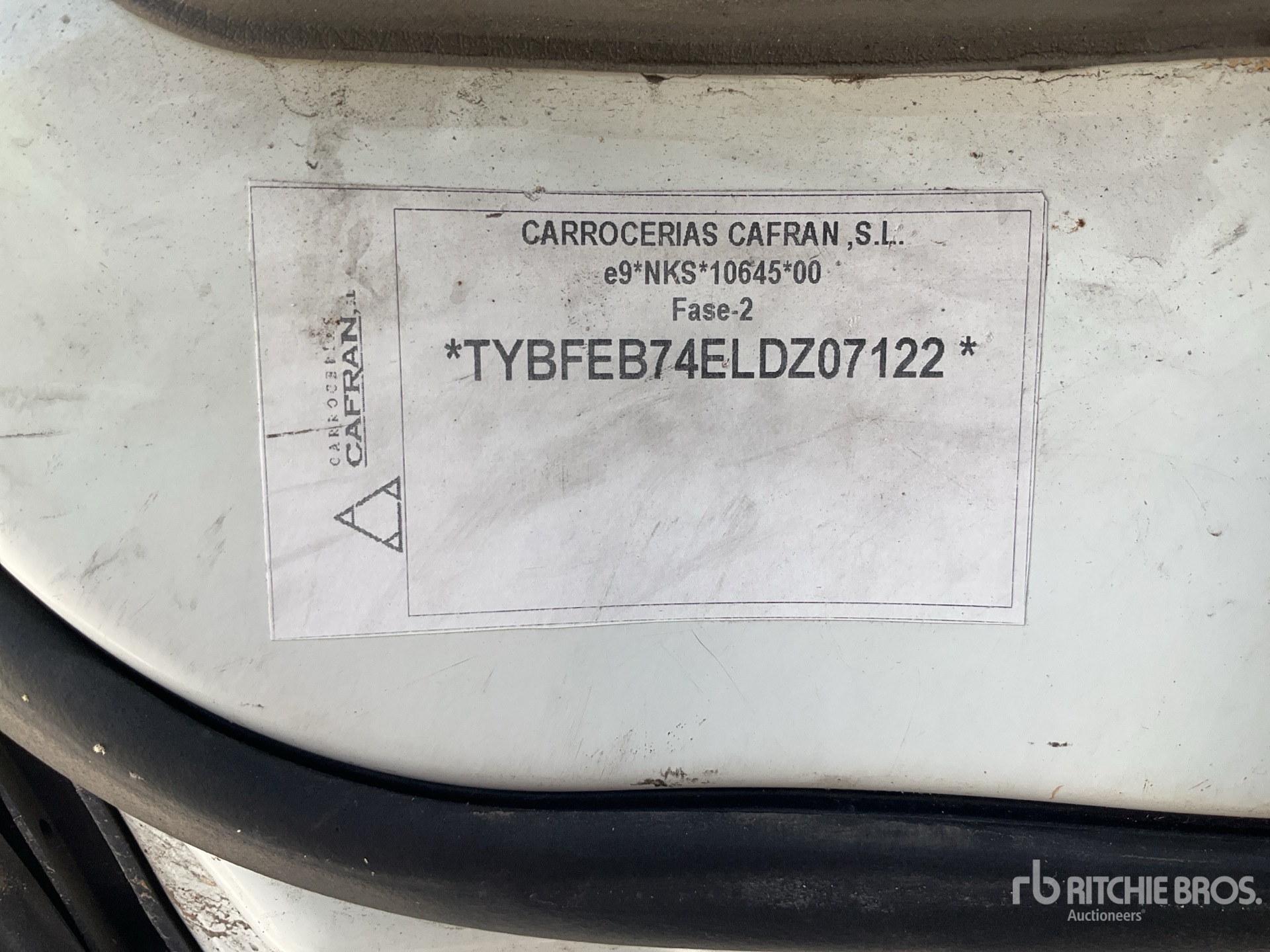 2017 Mitsubishi FUSO CANTER
