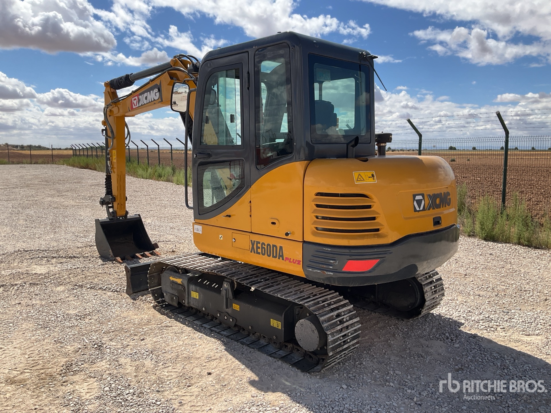 2020 XCMG XE60DA