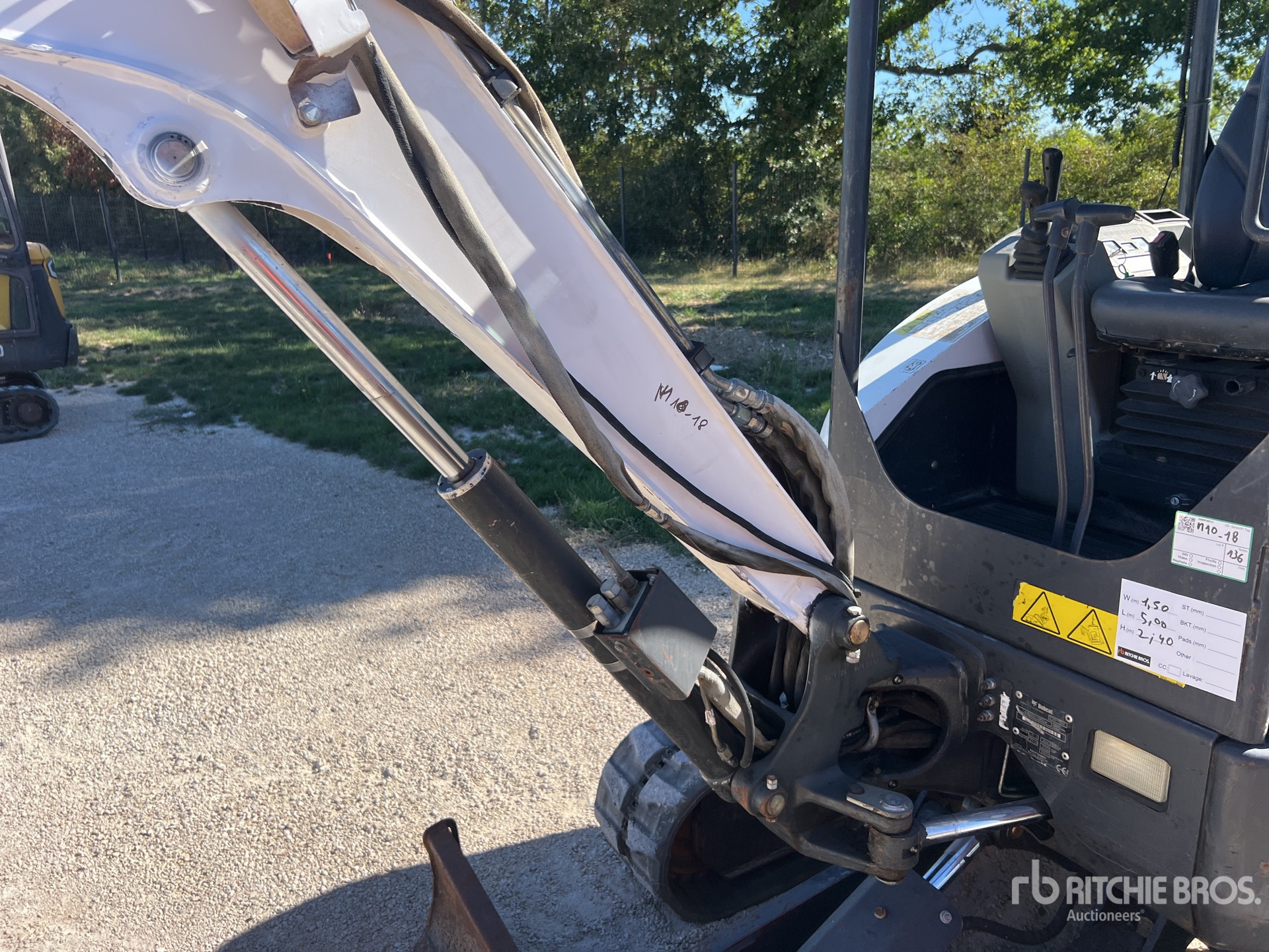 2013 Bobcat E26 E M