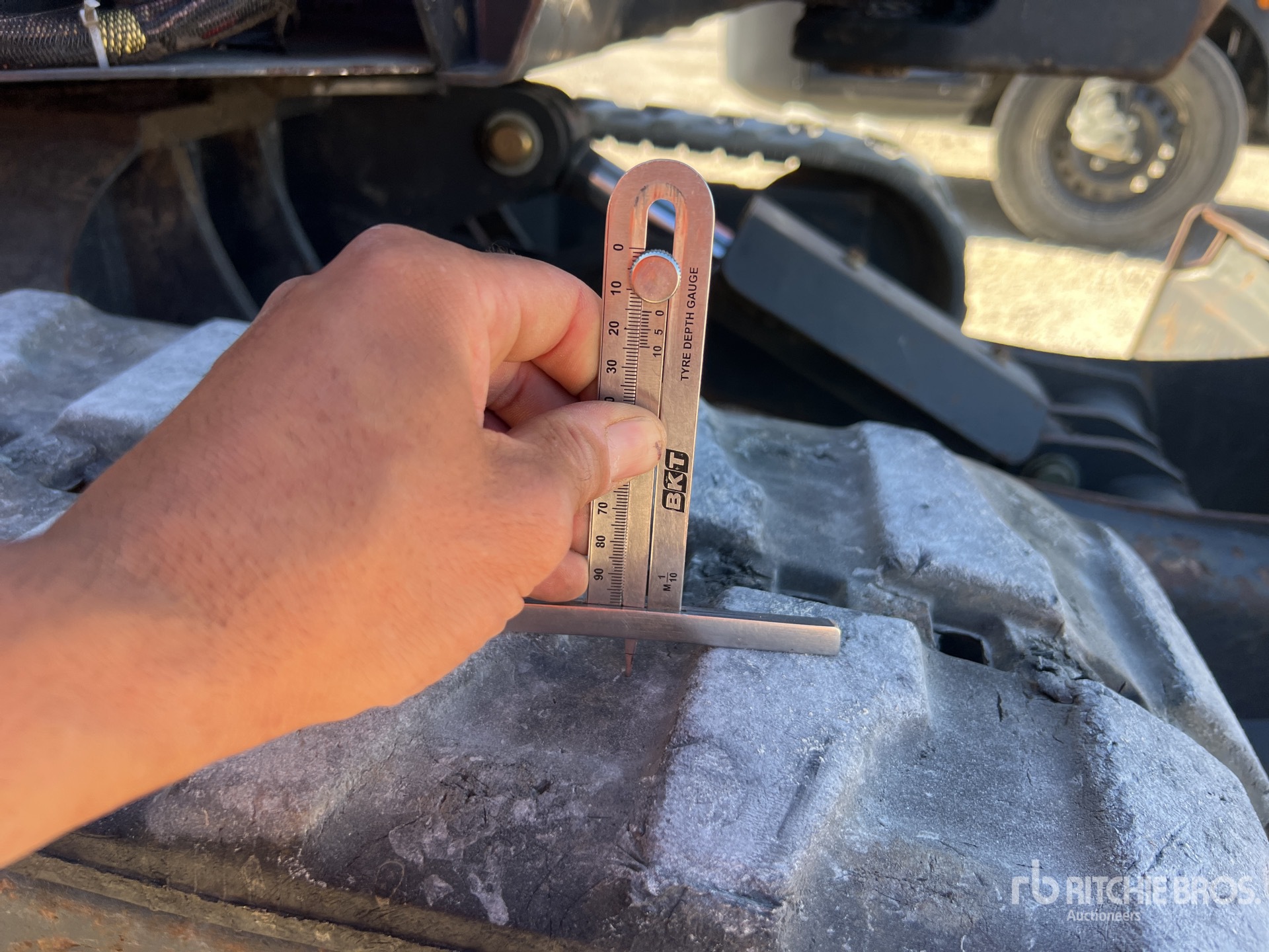 2013 Bobcat E26 E M