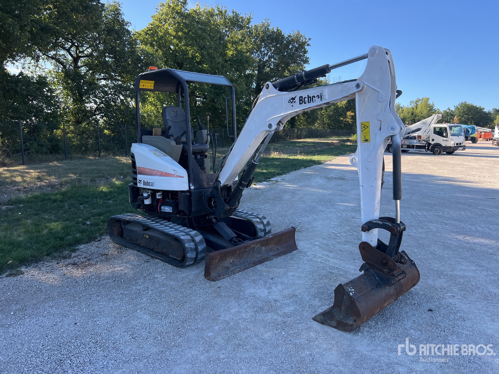2013 Bobcat E26 E M