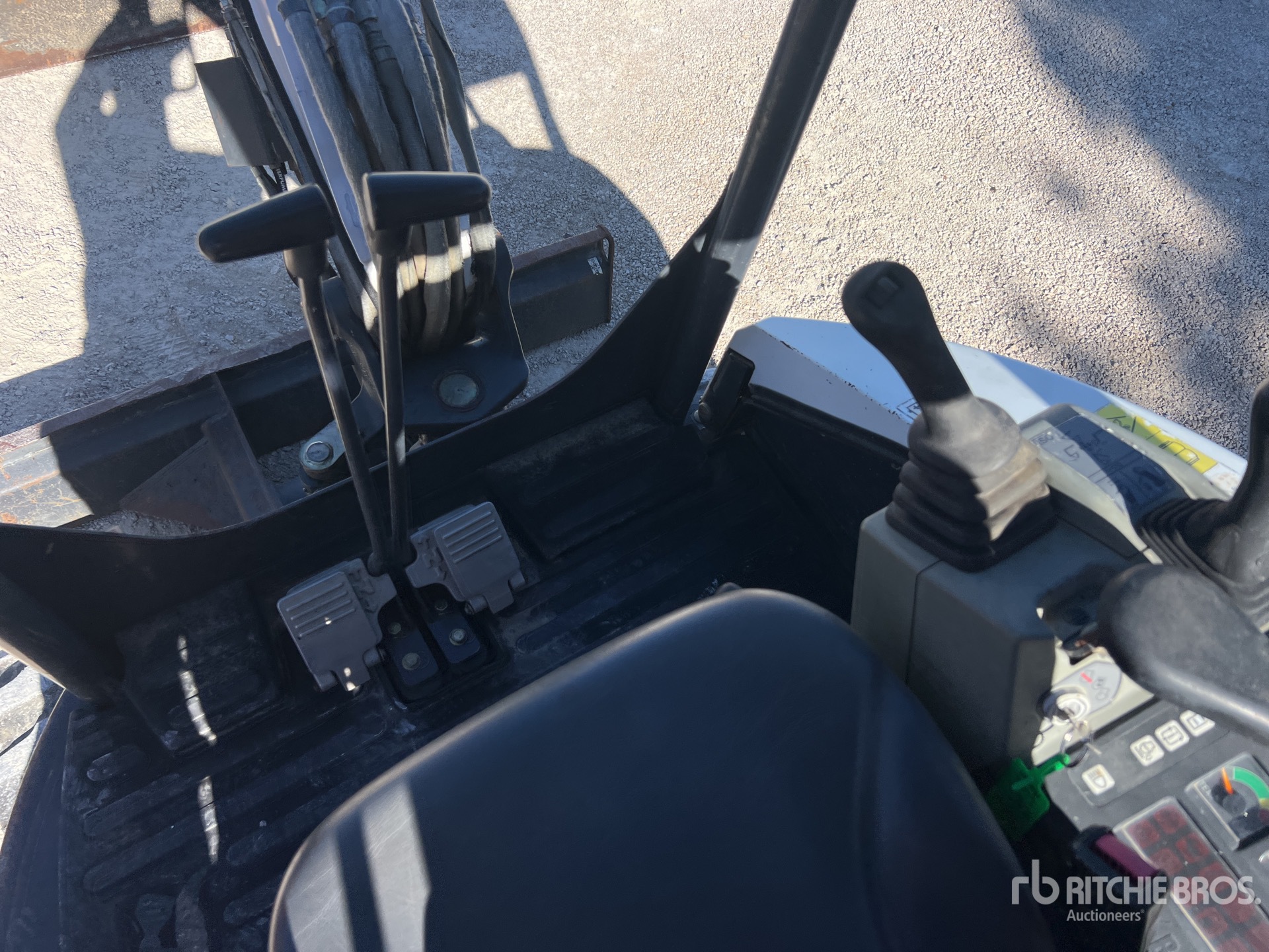 2013 Bobcat E26 E M