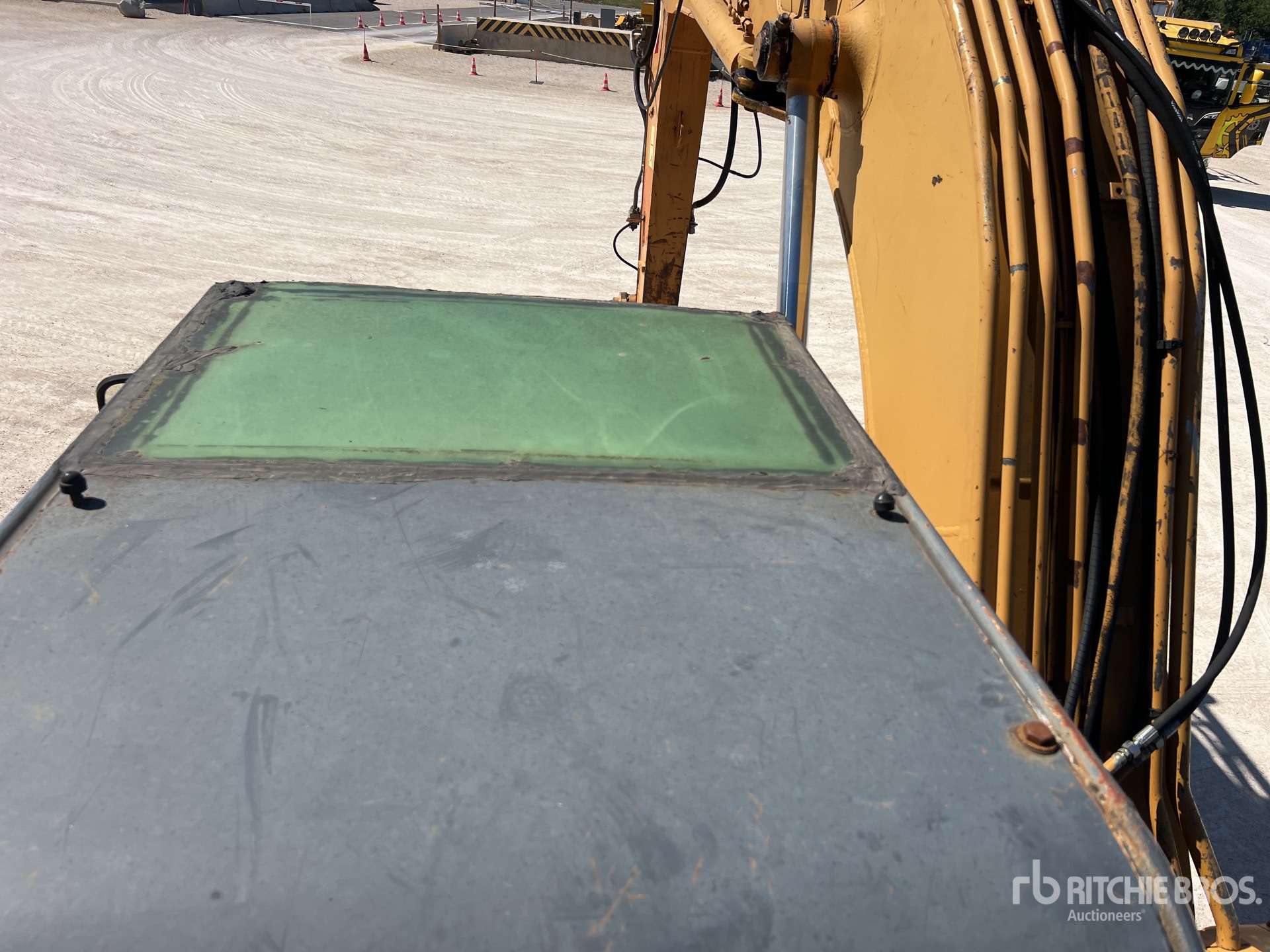2005 Case WX145