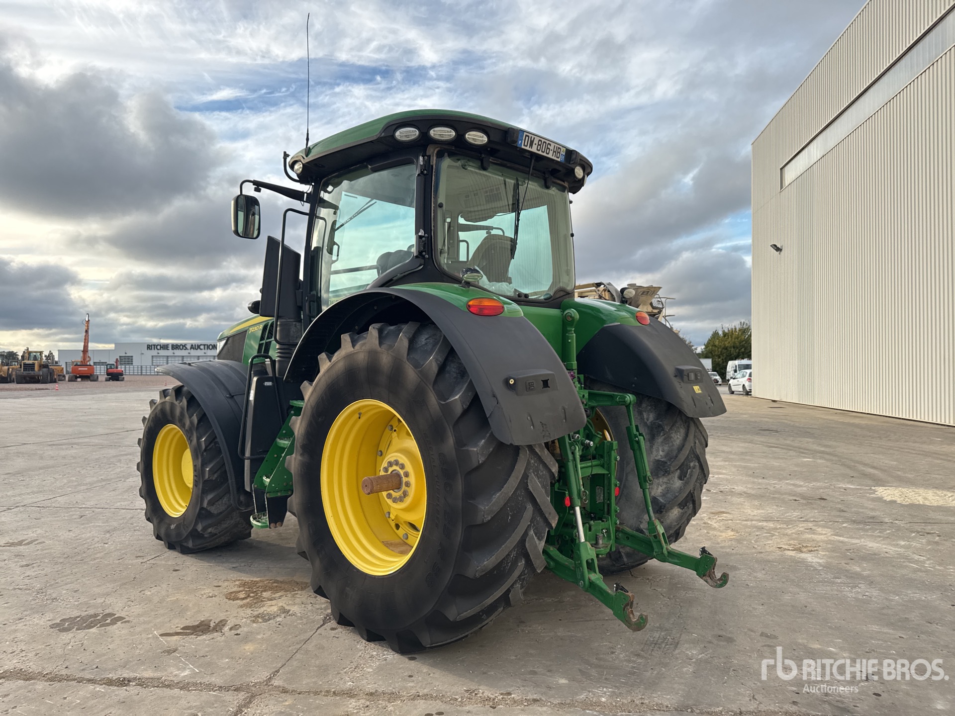 2015 John Deere 7230R
