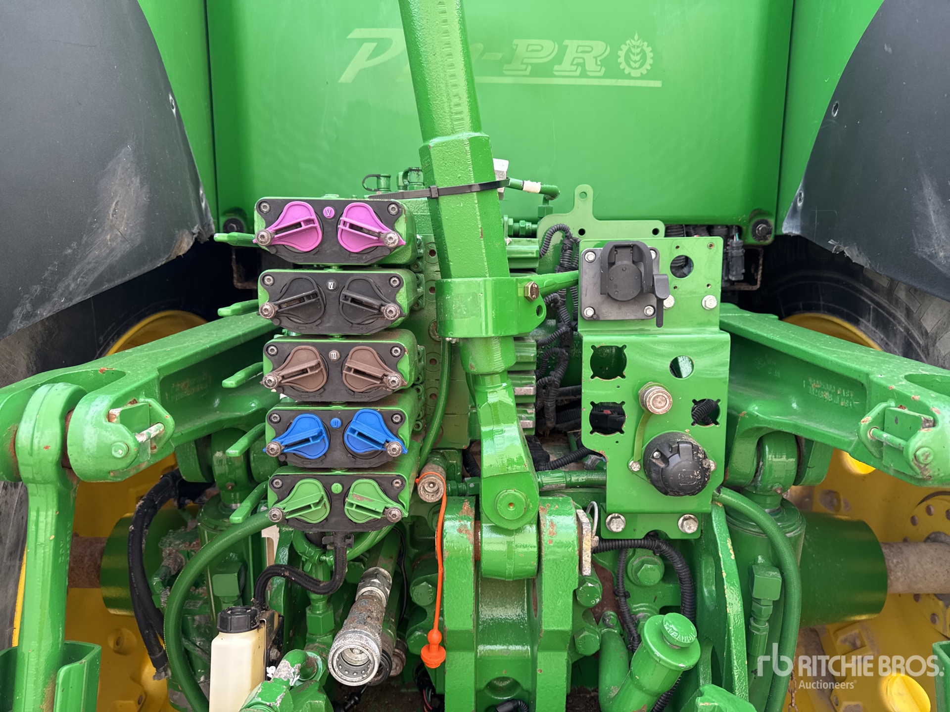 2015 John Deere 7230R