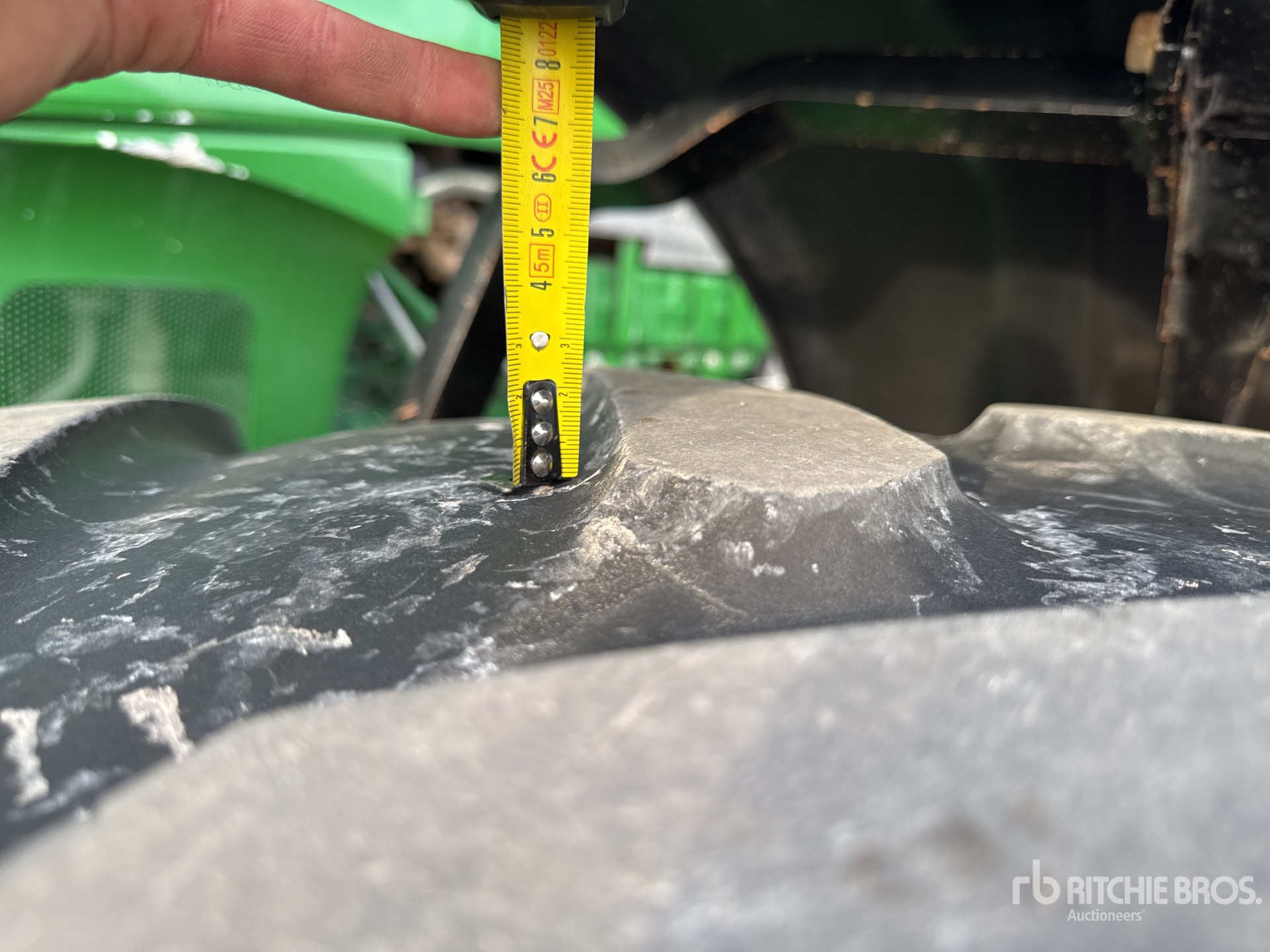 2015 John Deere 7230R