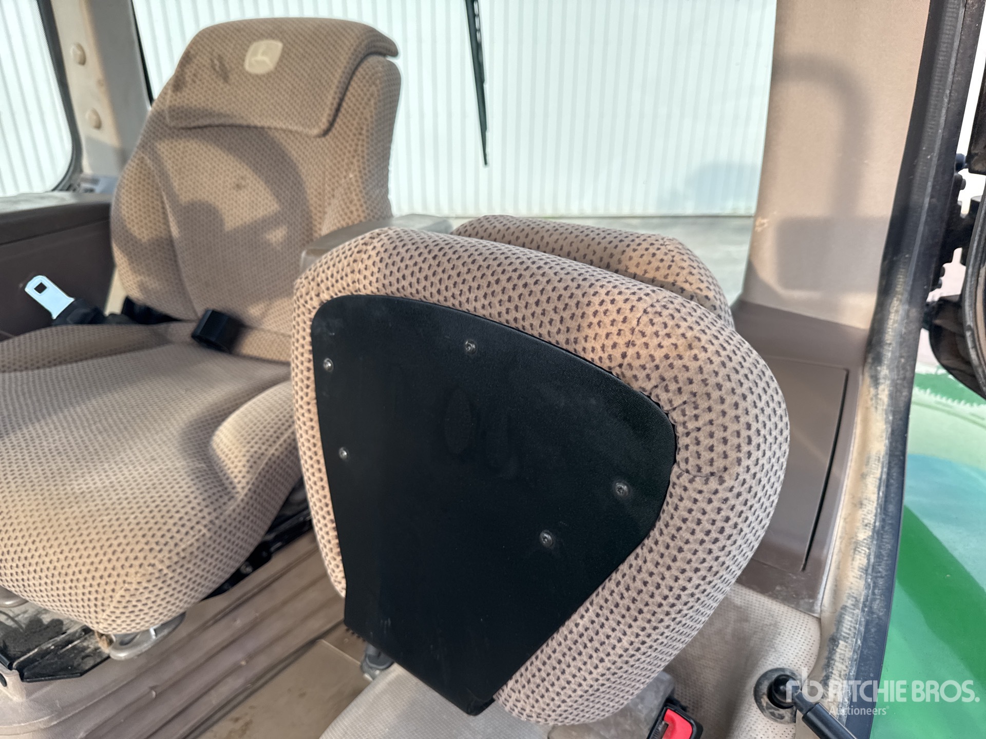 2015 John Deere 7230R