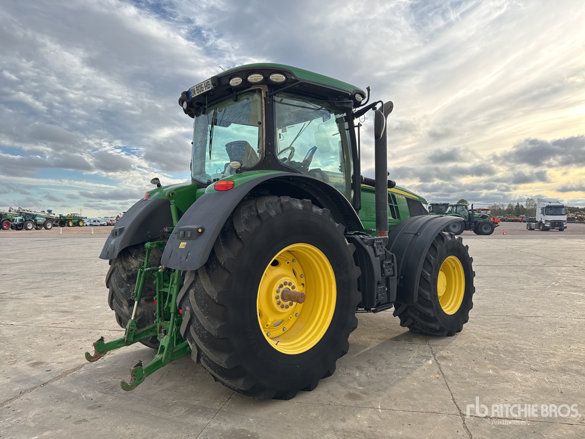 2015 John Deere 7230R