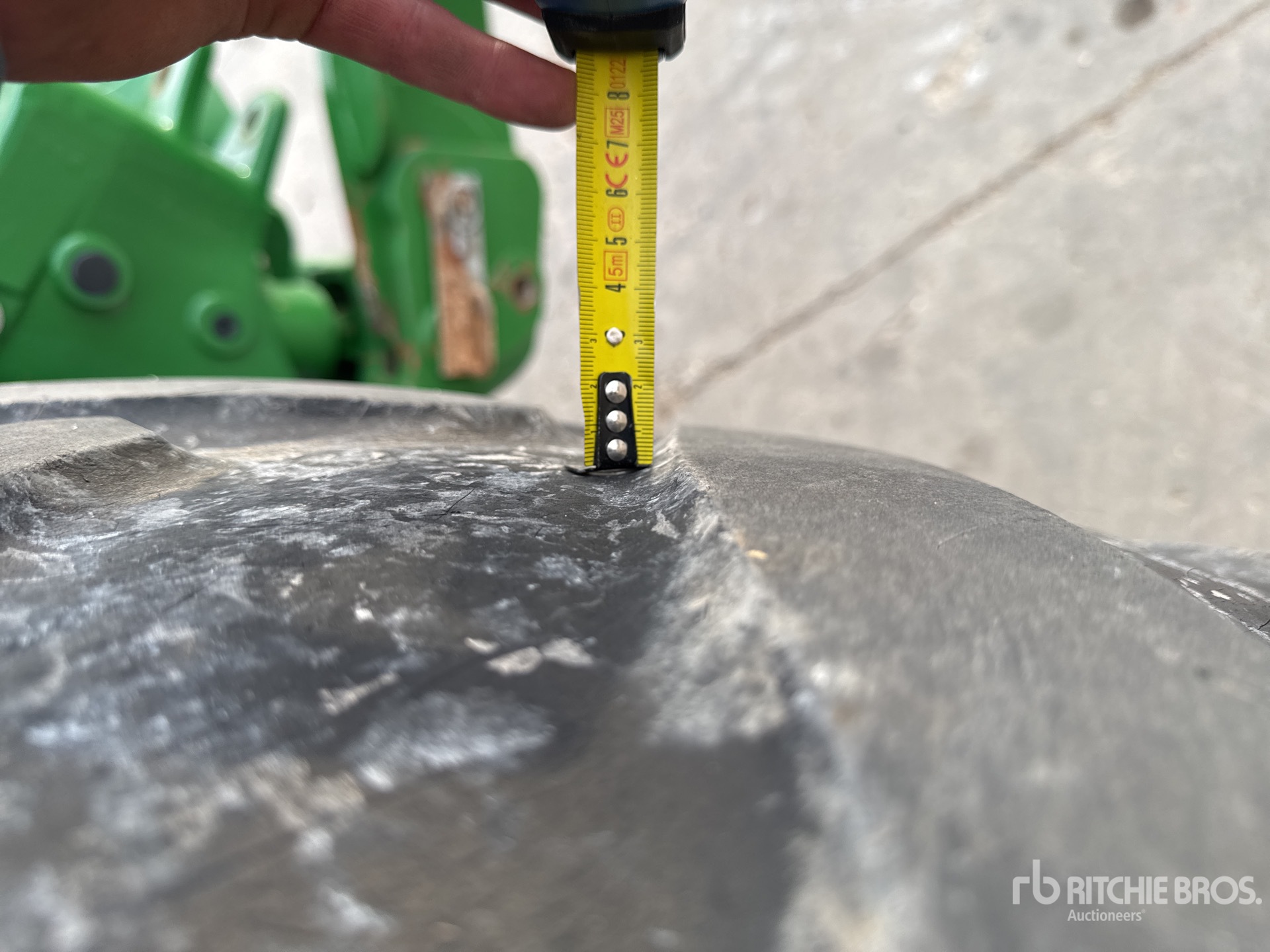 2015 John Deere 7230R