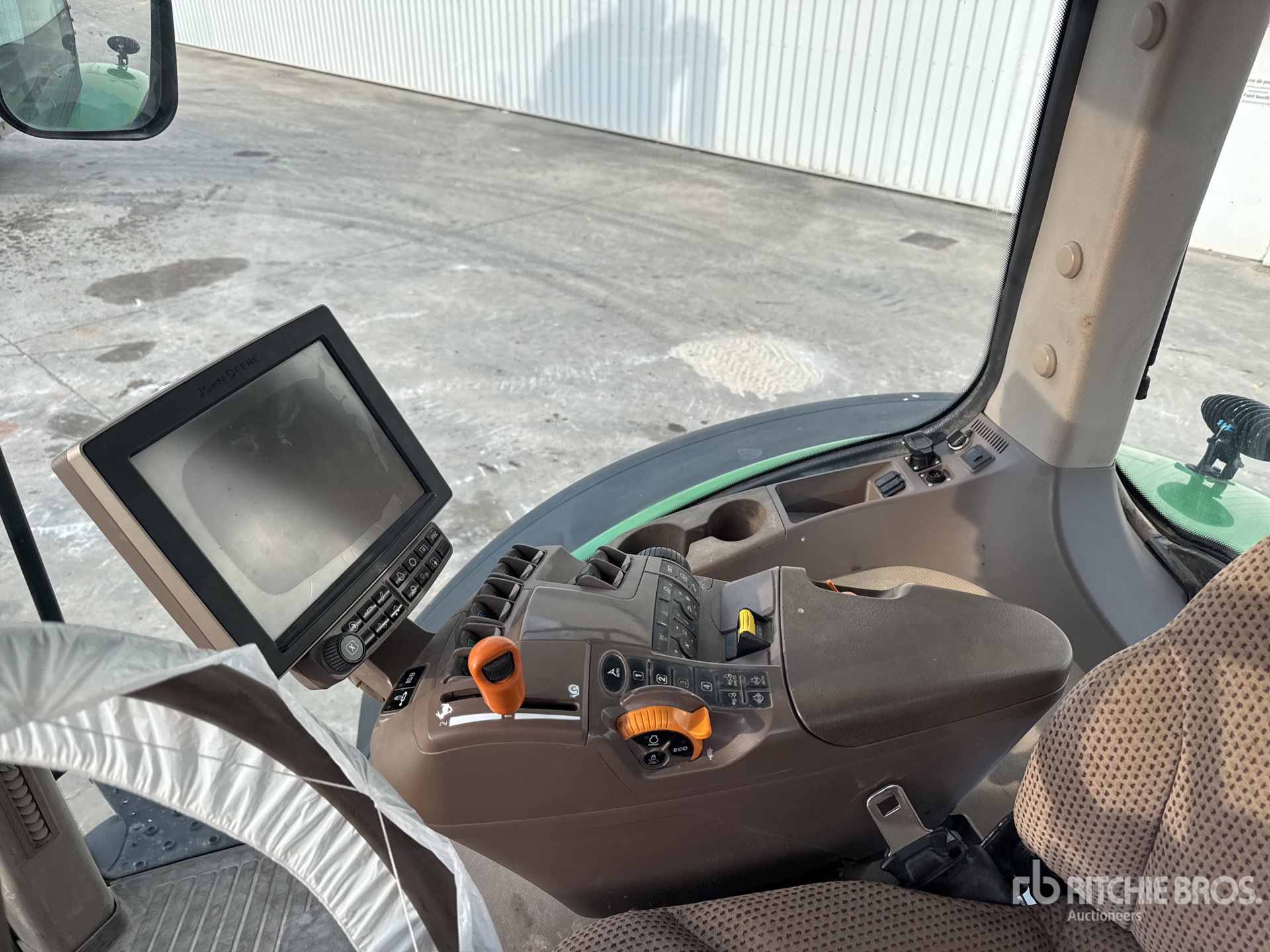 2015 John Deere 7230R