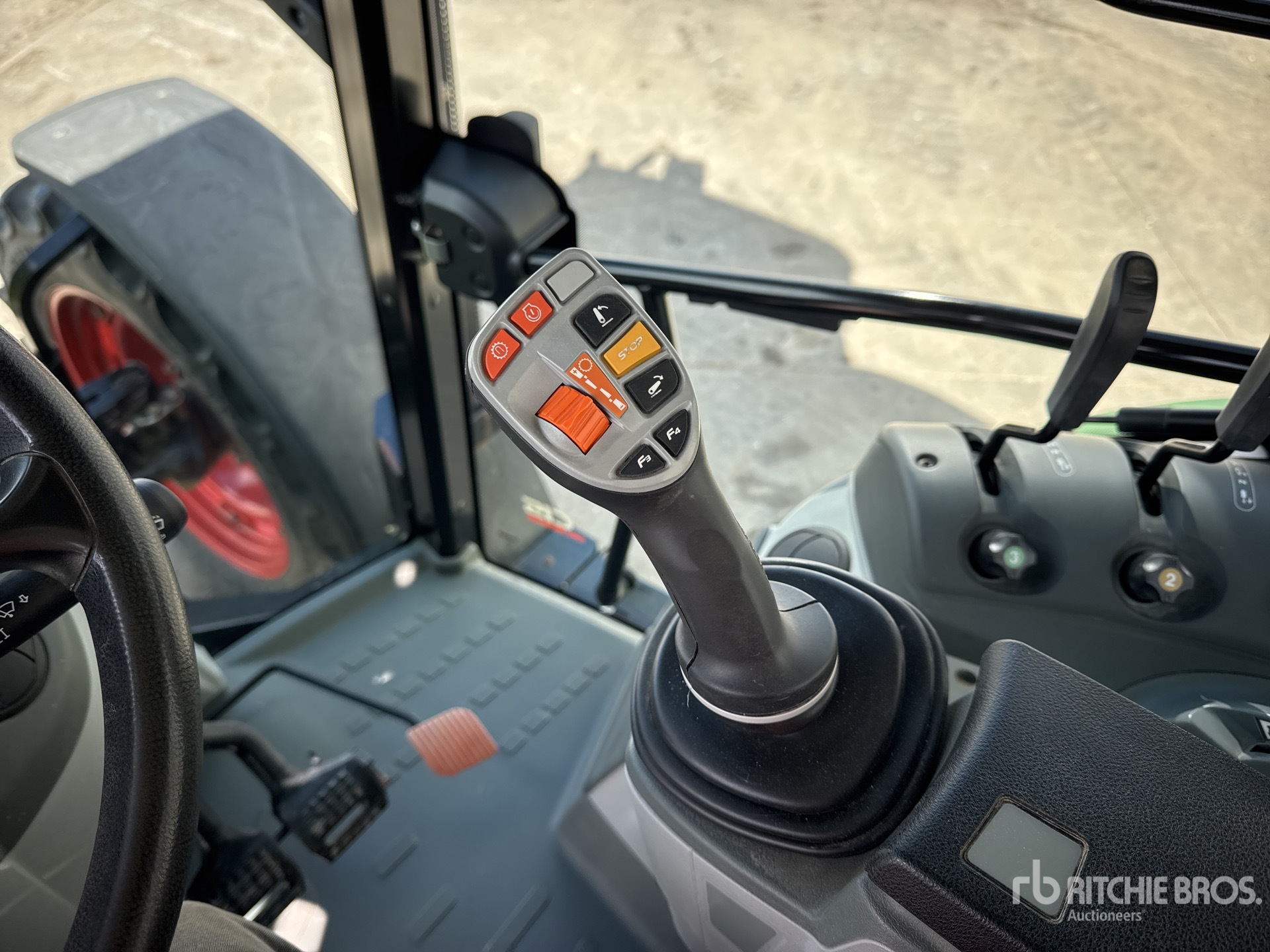 2017 Claas ARION 450 CIS