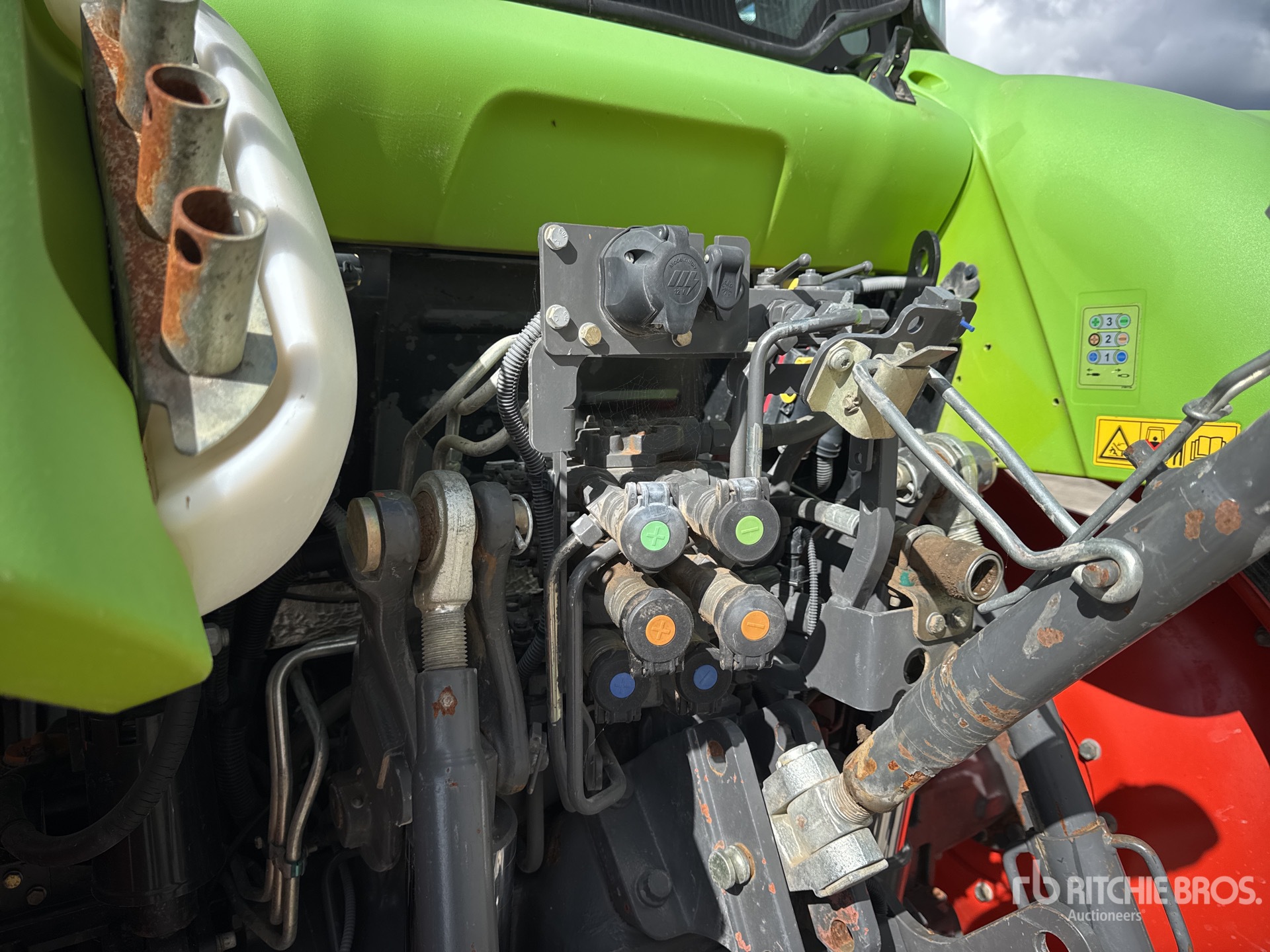 2017 Claas ARION 450 CIS