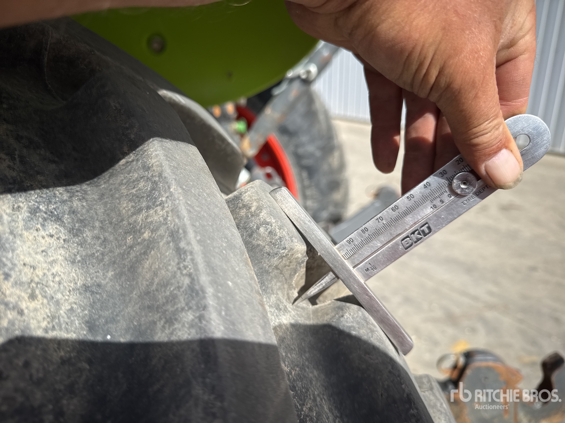 2017 Claas ARION 450 CIS