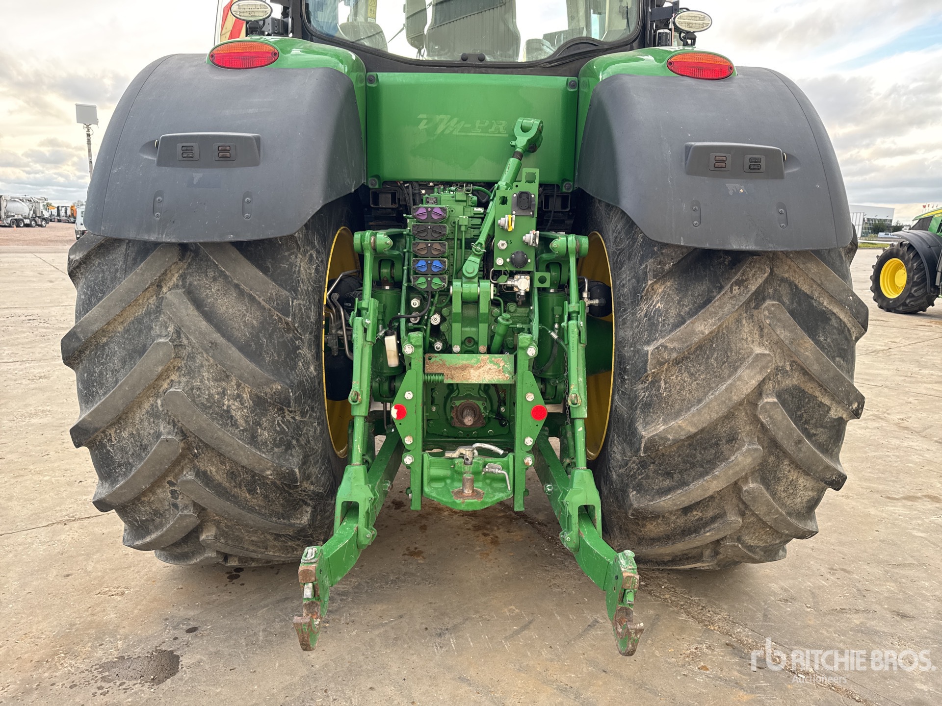 2017 John Deere 8345R