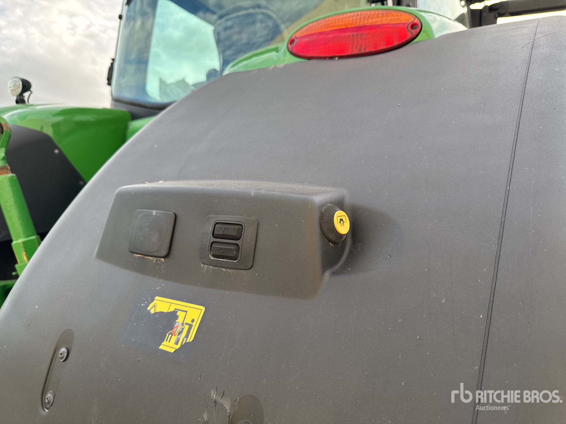 2018 John Deere 8370R