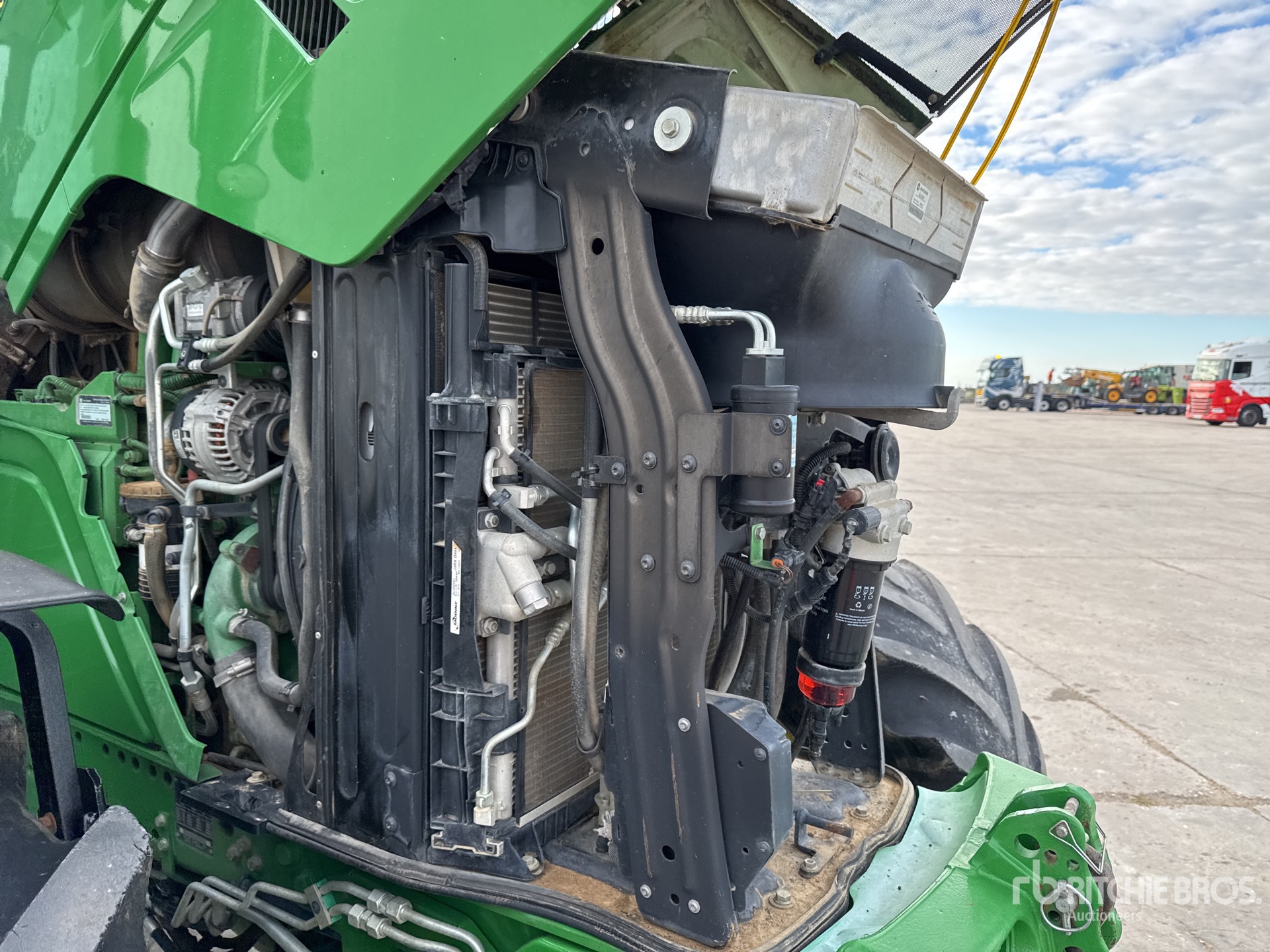 2017 John Deere 6175R