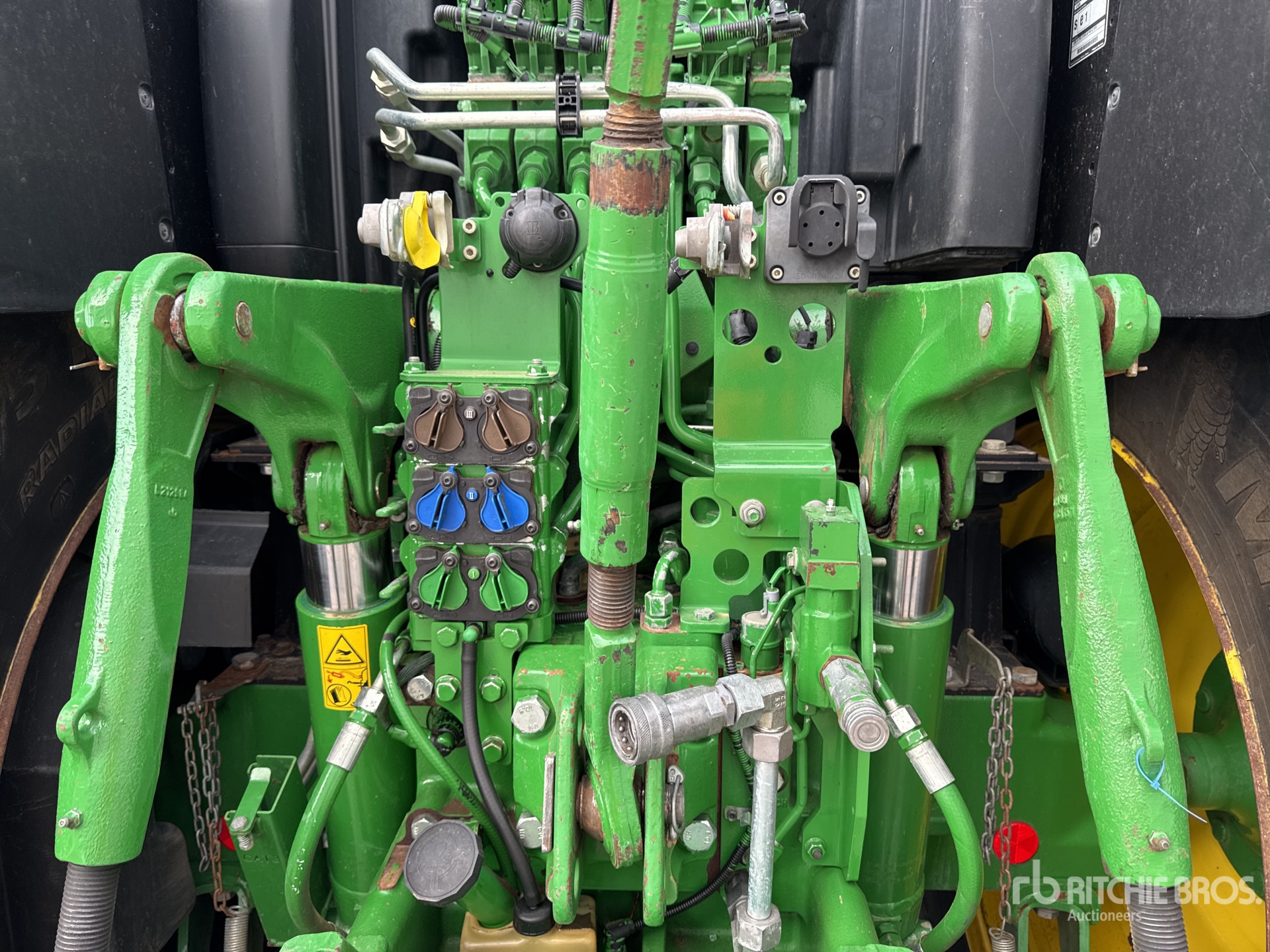 2017 John Deere 6175R