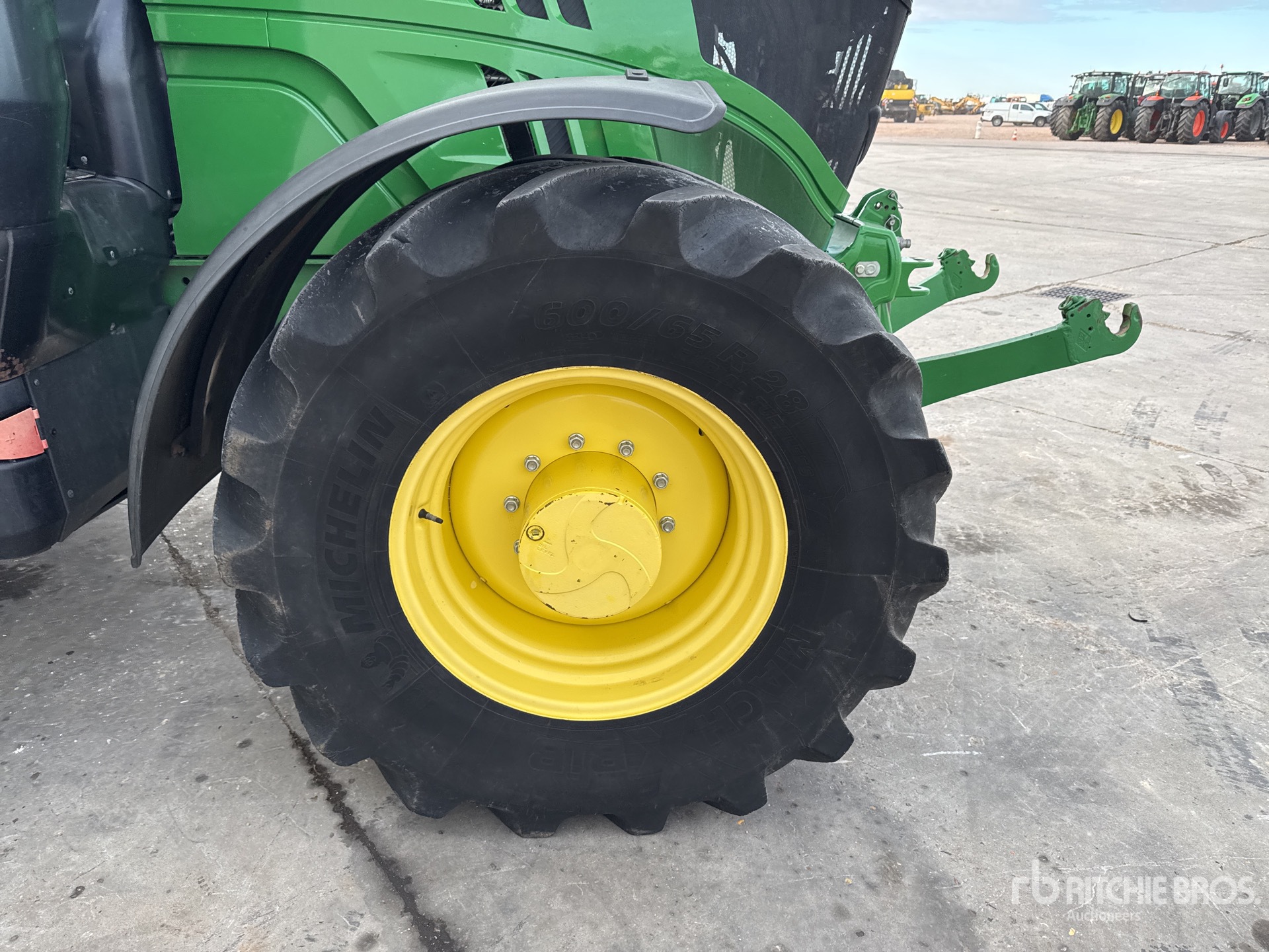 2017 John Deere 6175R