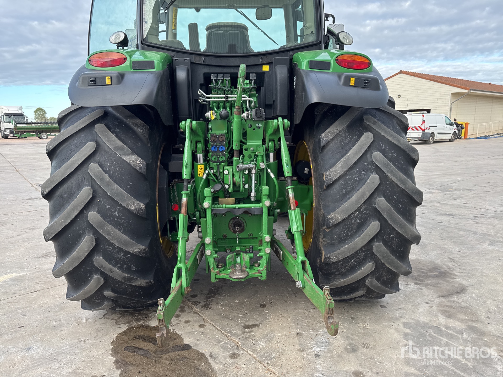 2017 John Deere 6175R