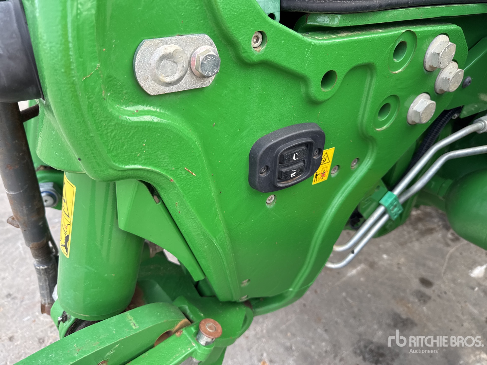 2017 John Deere 6175R