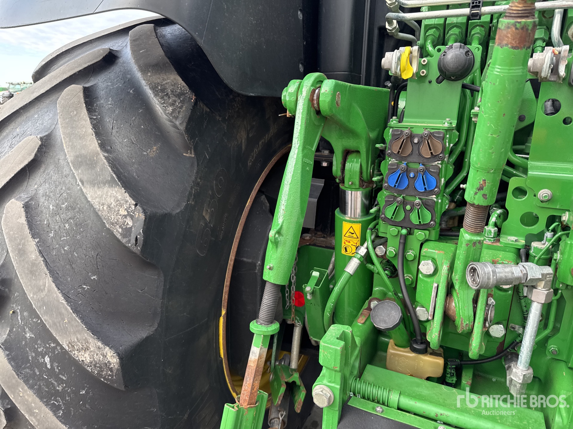 2017 John Deere 6175R