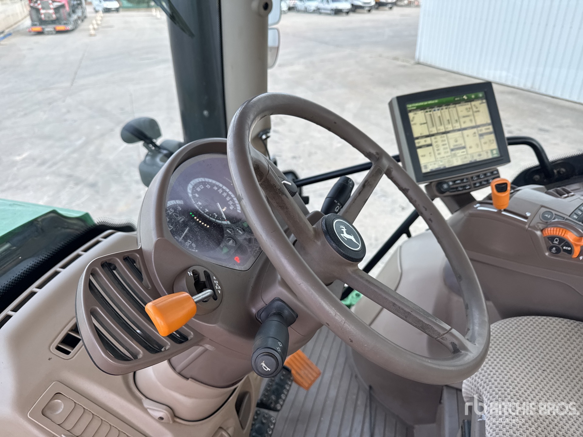 2017 John Deere 6175R