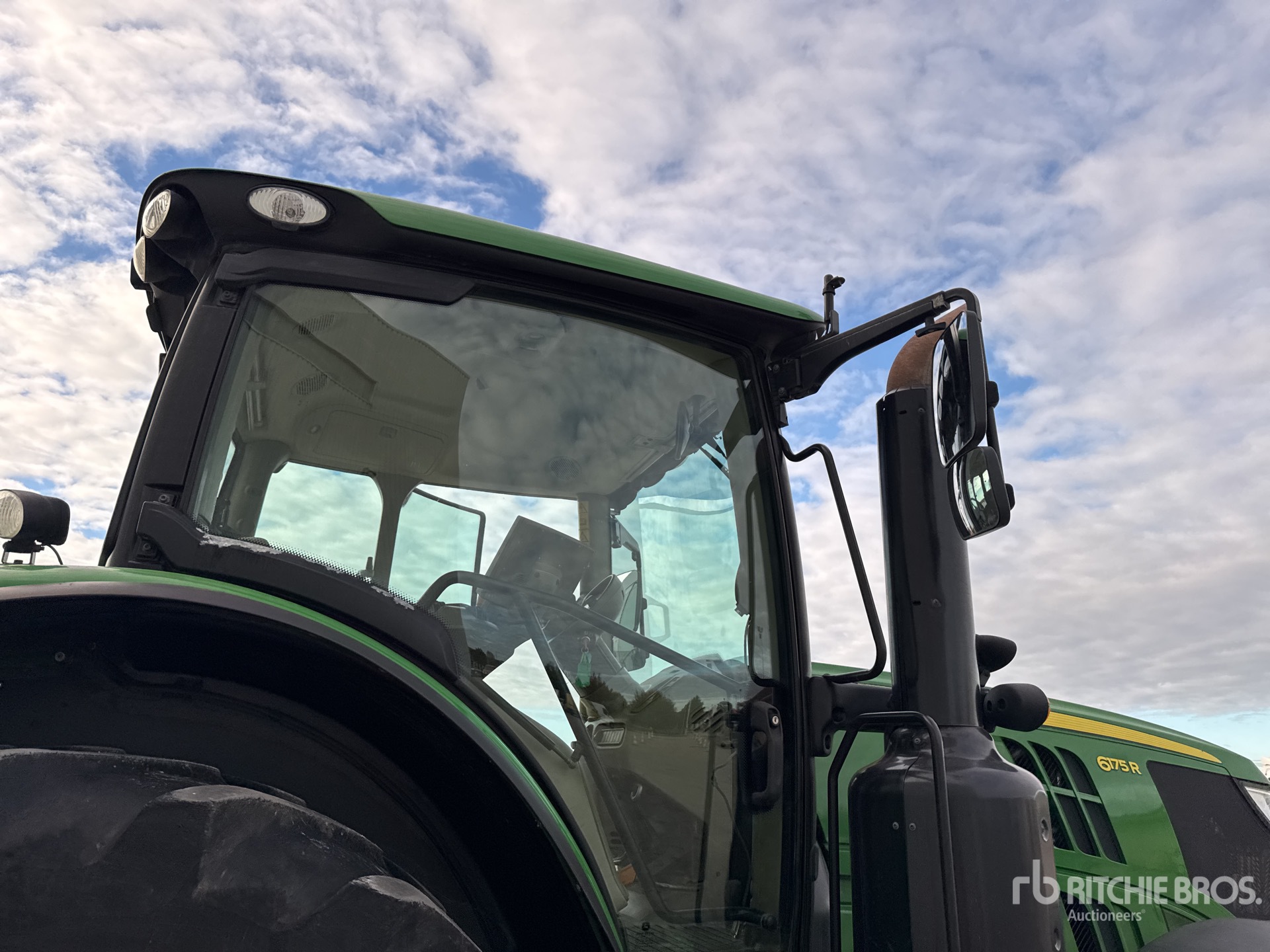 2017 John Deere 6175R