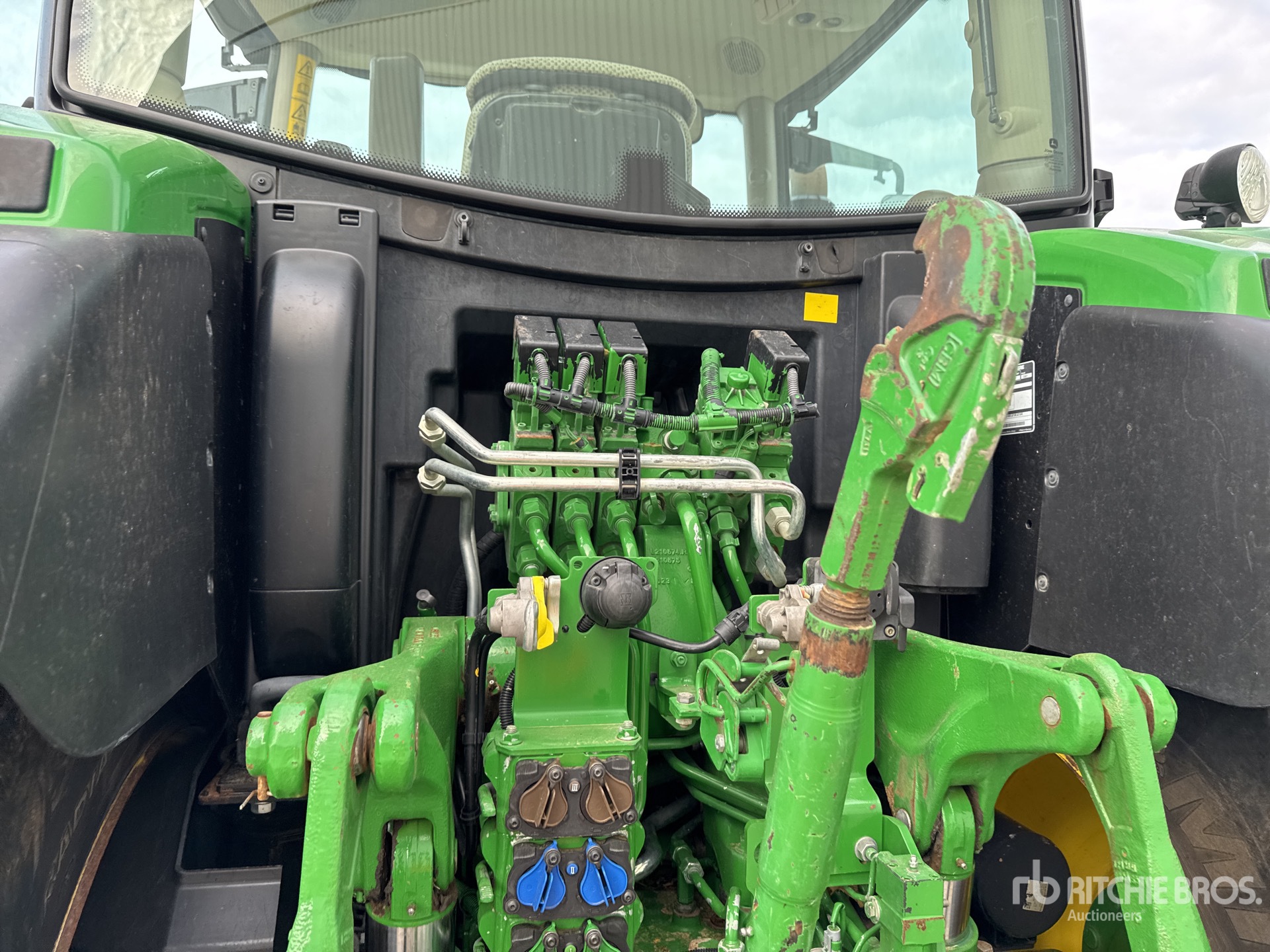 2017 John Deere 6175R