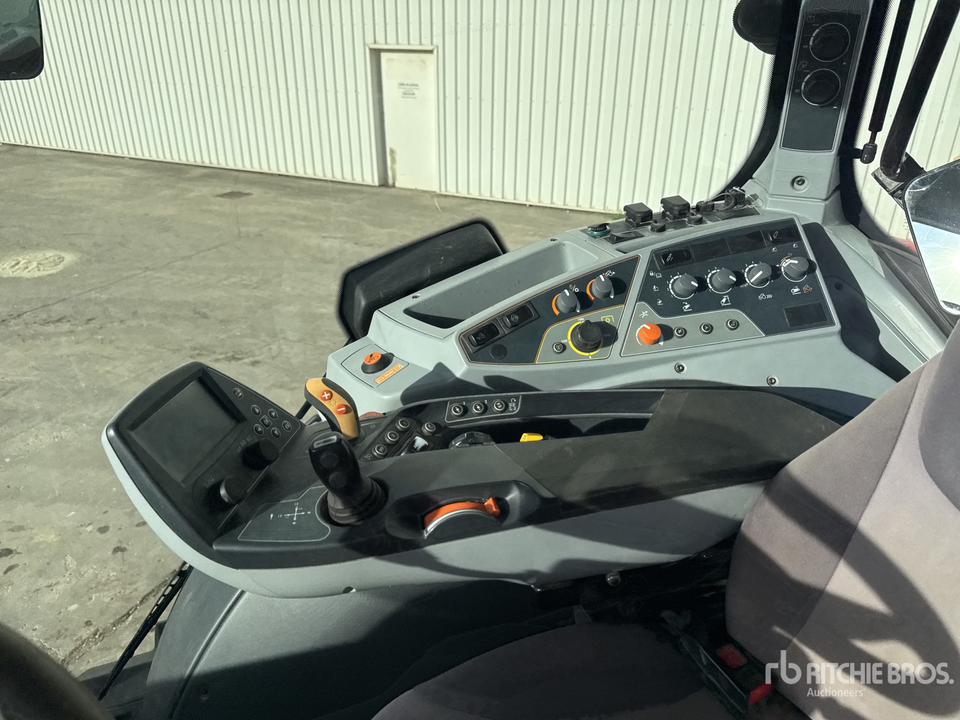 2017 Valtra T214