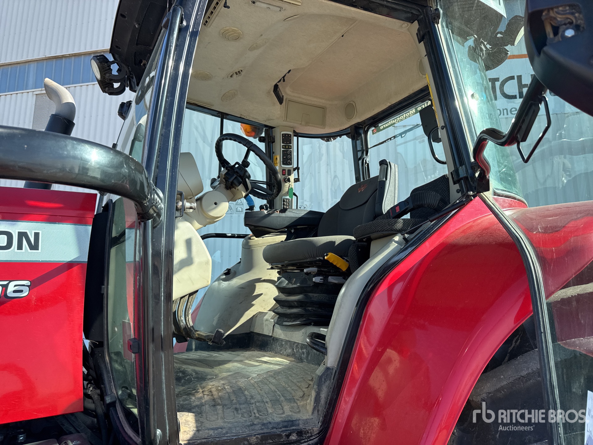 2021 Massey Ferguson 7716S