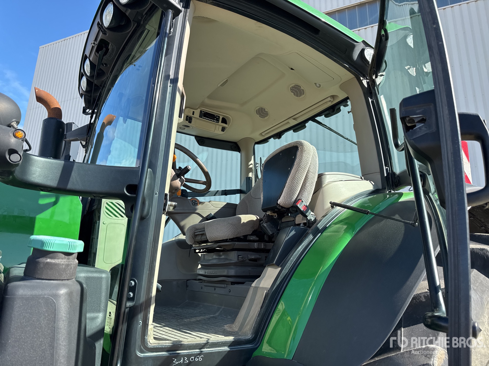 2022 John Deere 6195R