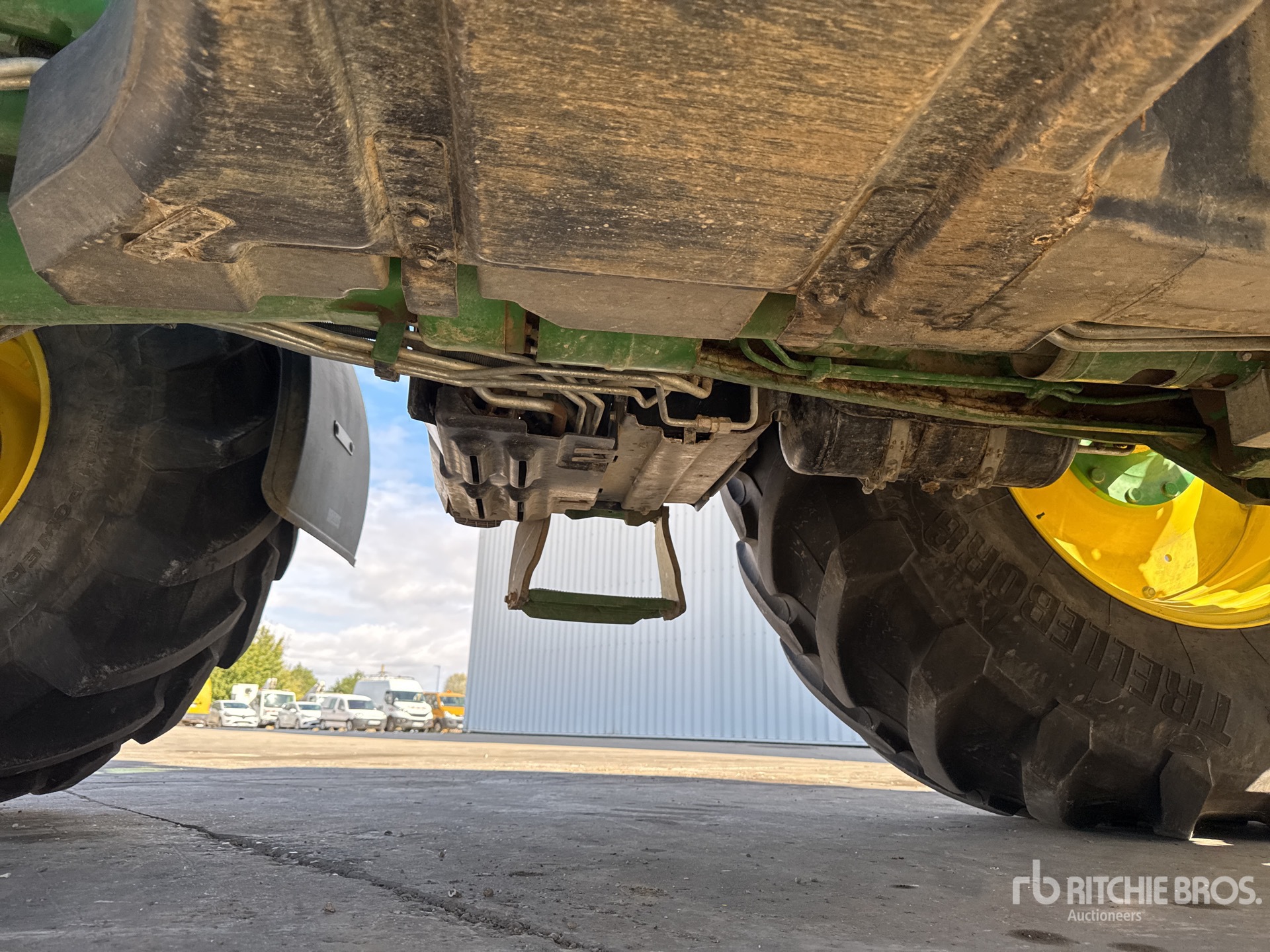 2022 John Deere 6195R