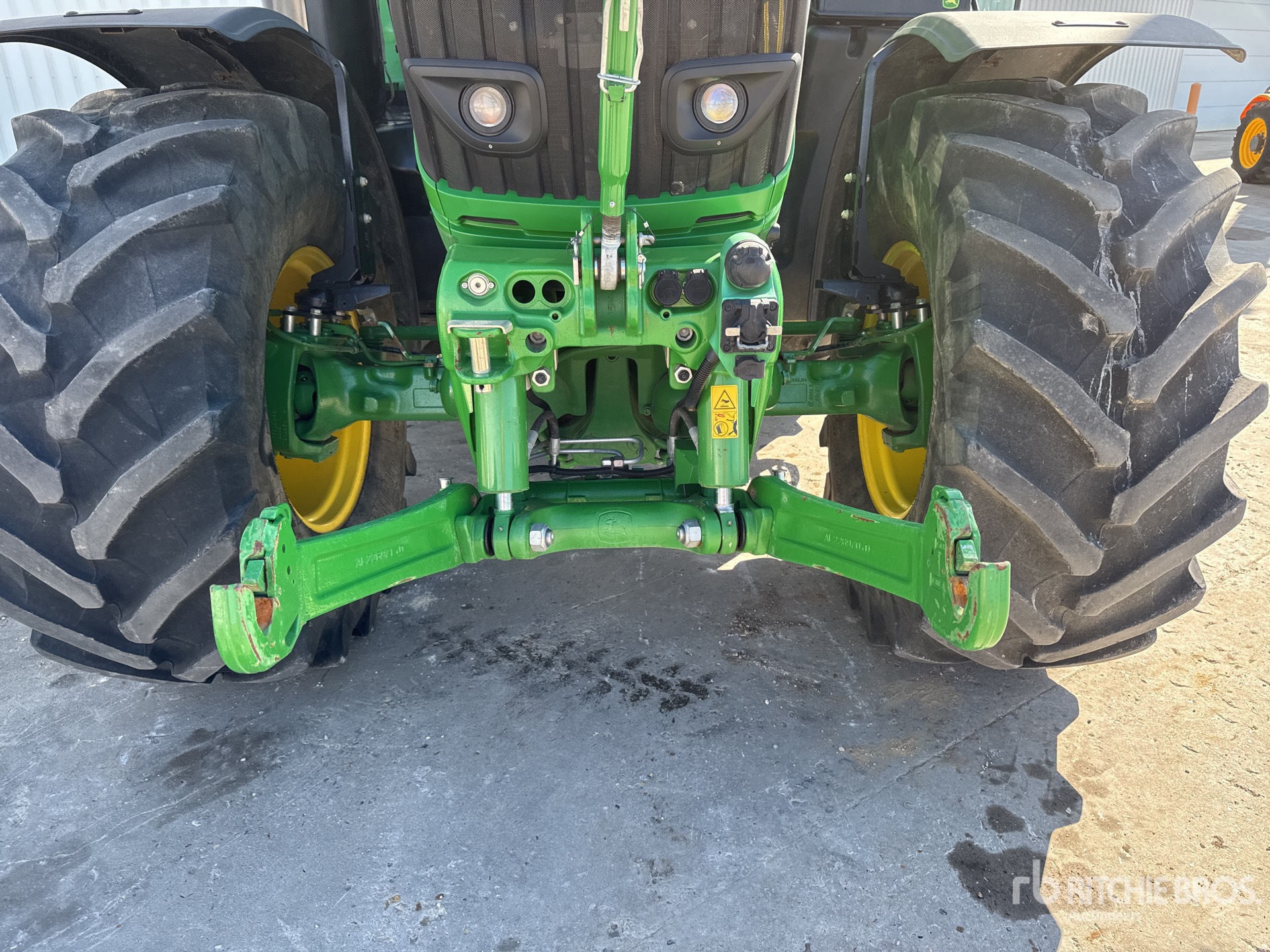 2022 John Deere 6195R