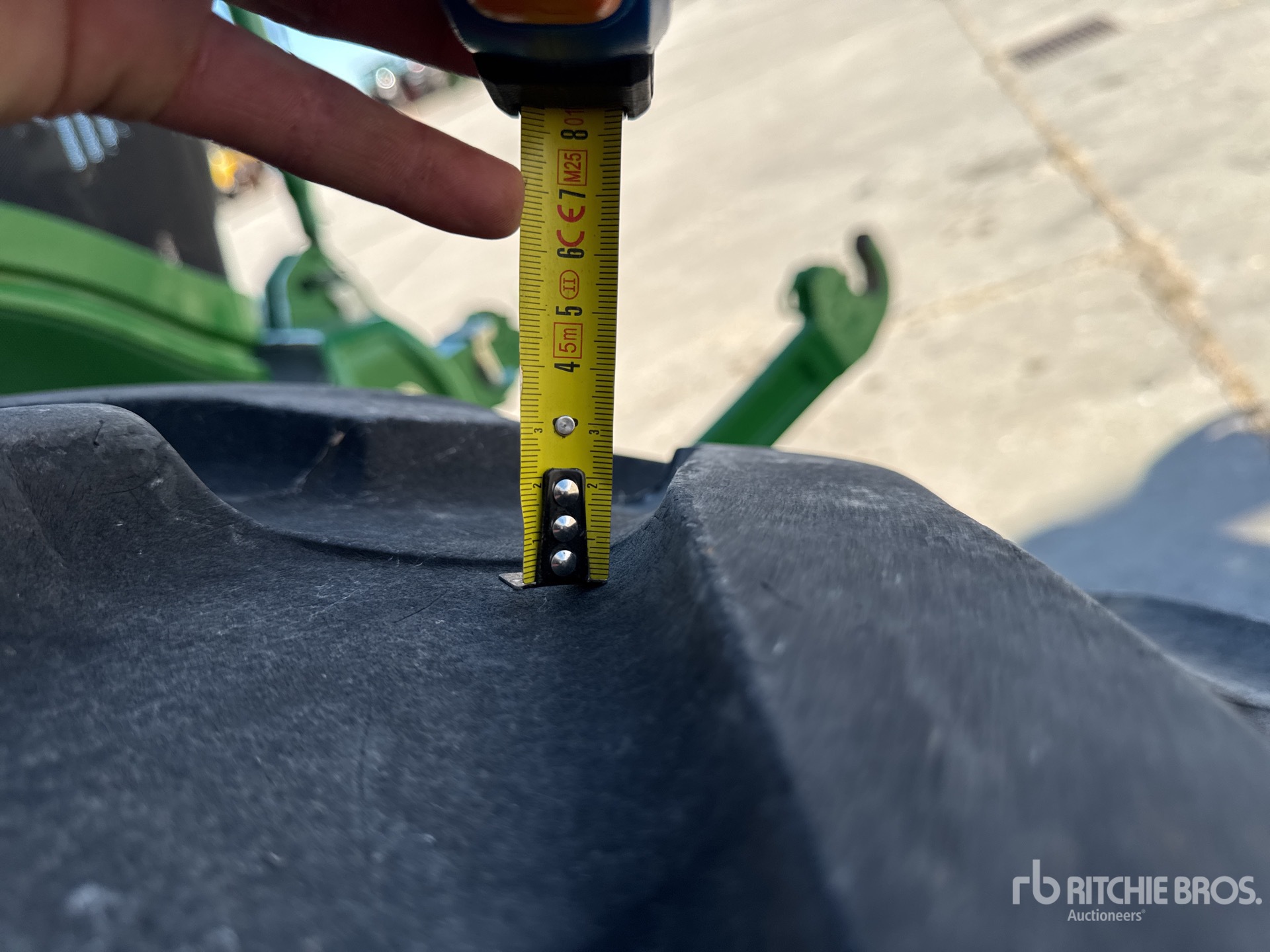 2022 John Deere 6195R