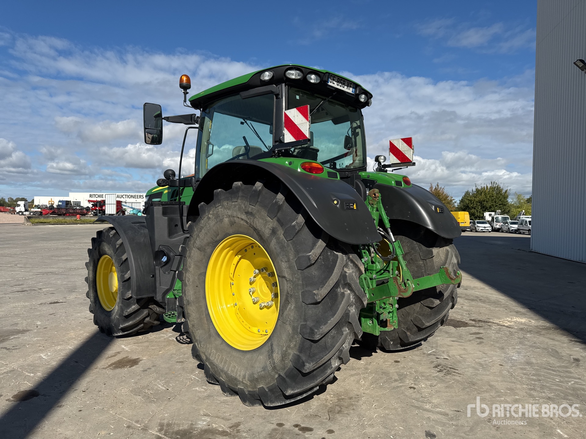 2022 John Deere 6195R