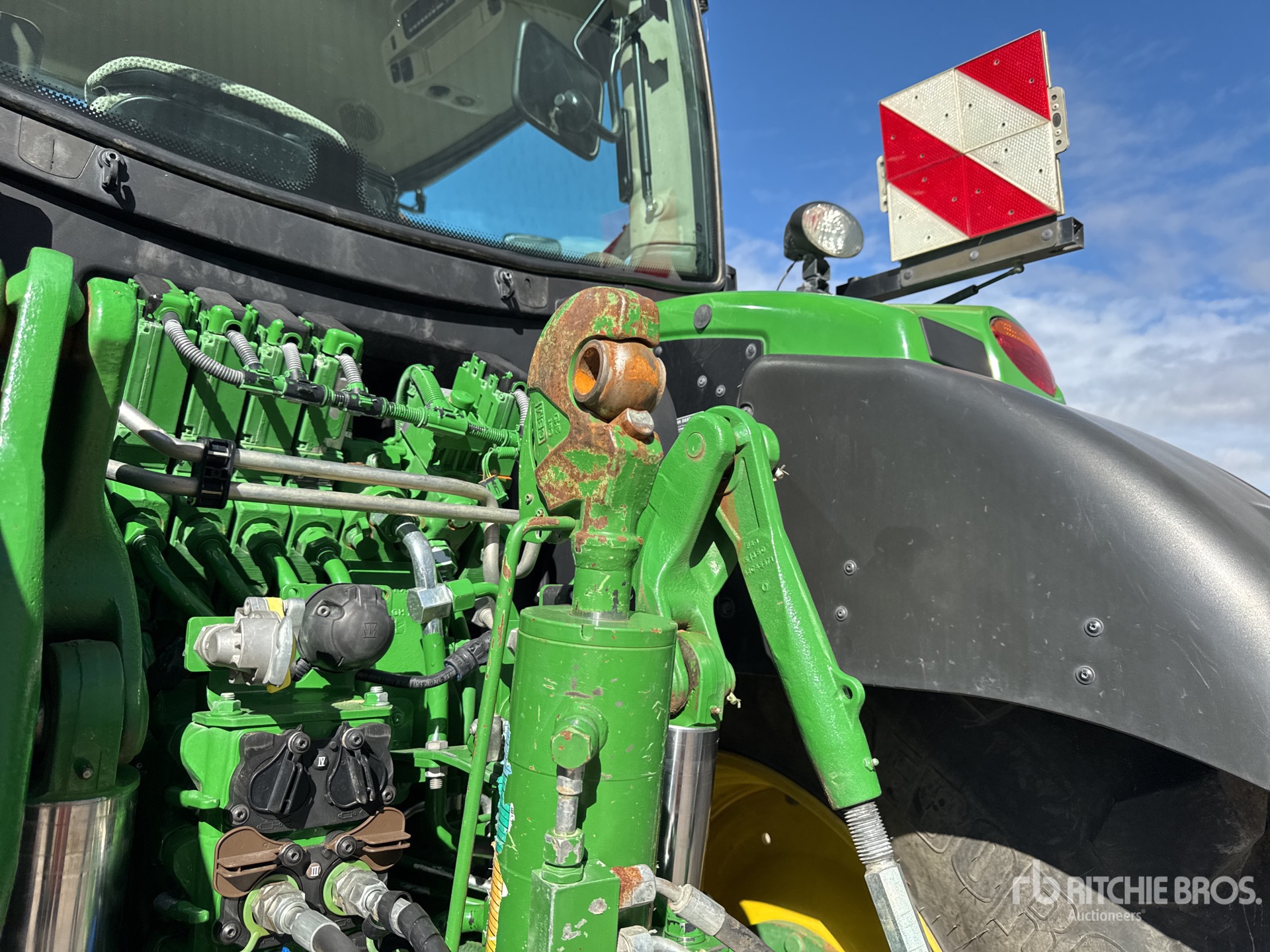 2022 John Deere 6195R