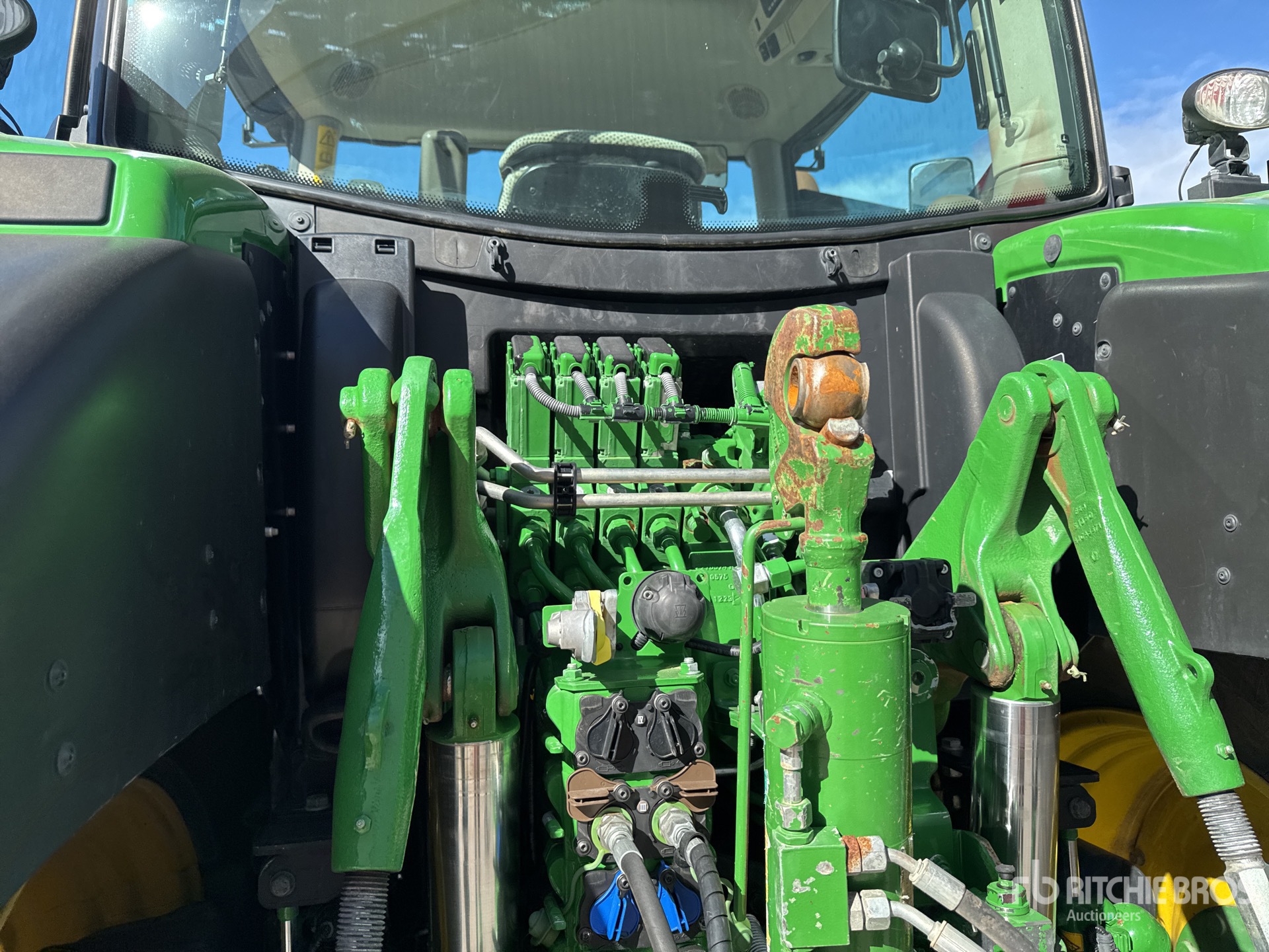 2022 John Deere 6195R