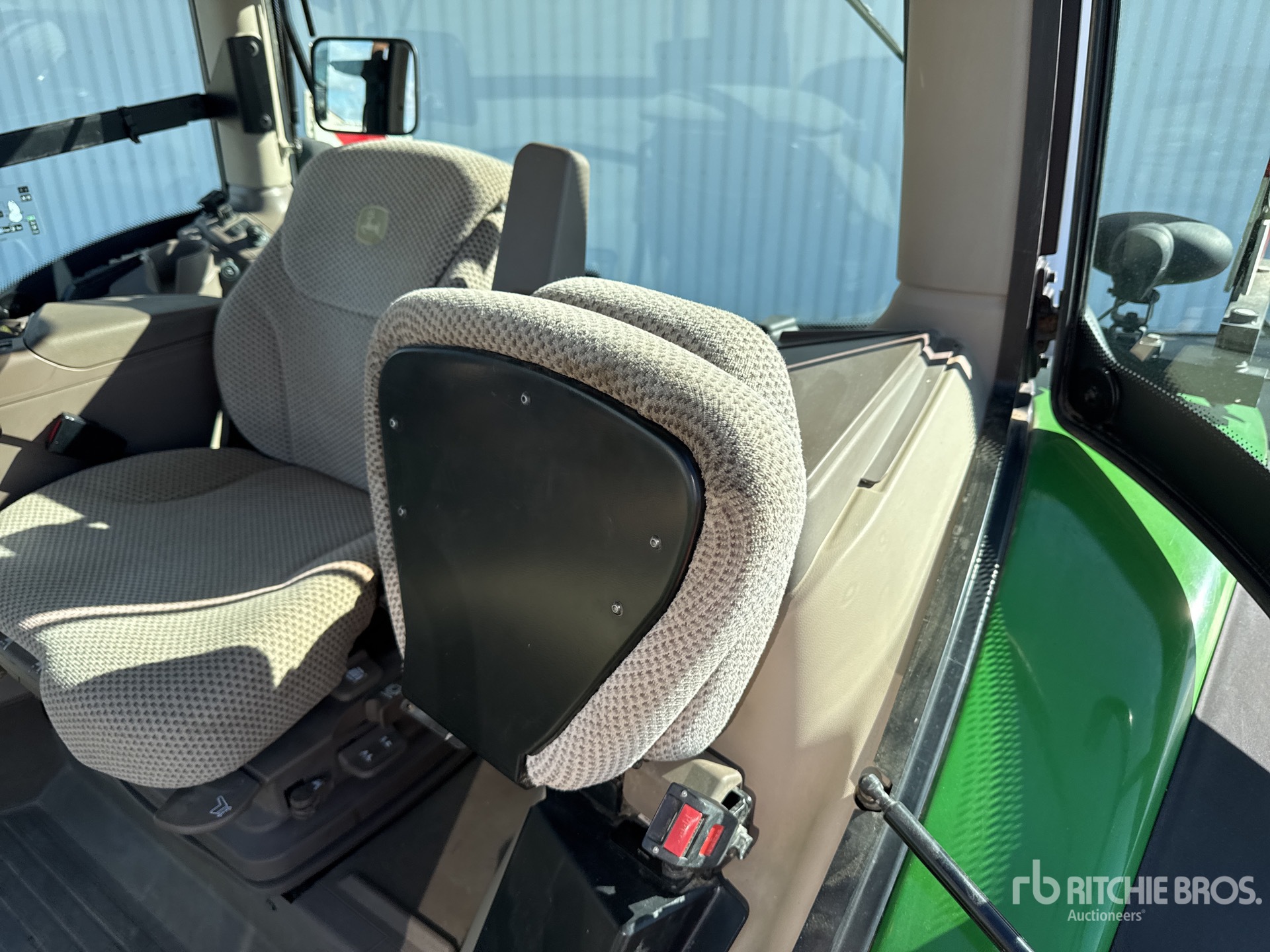 2022 John Deere 6195R