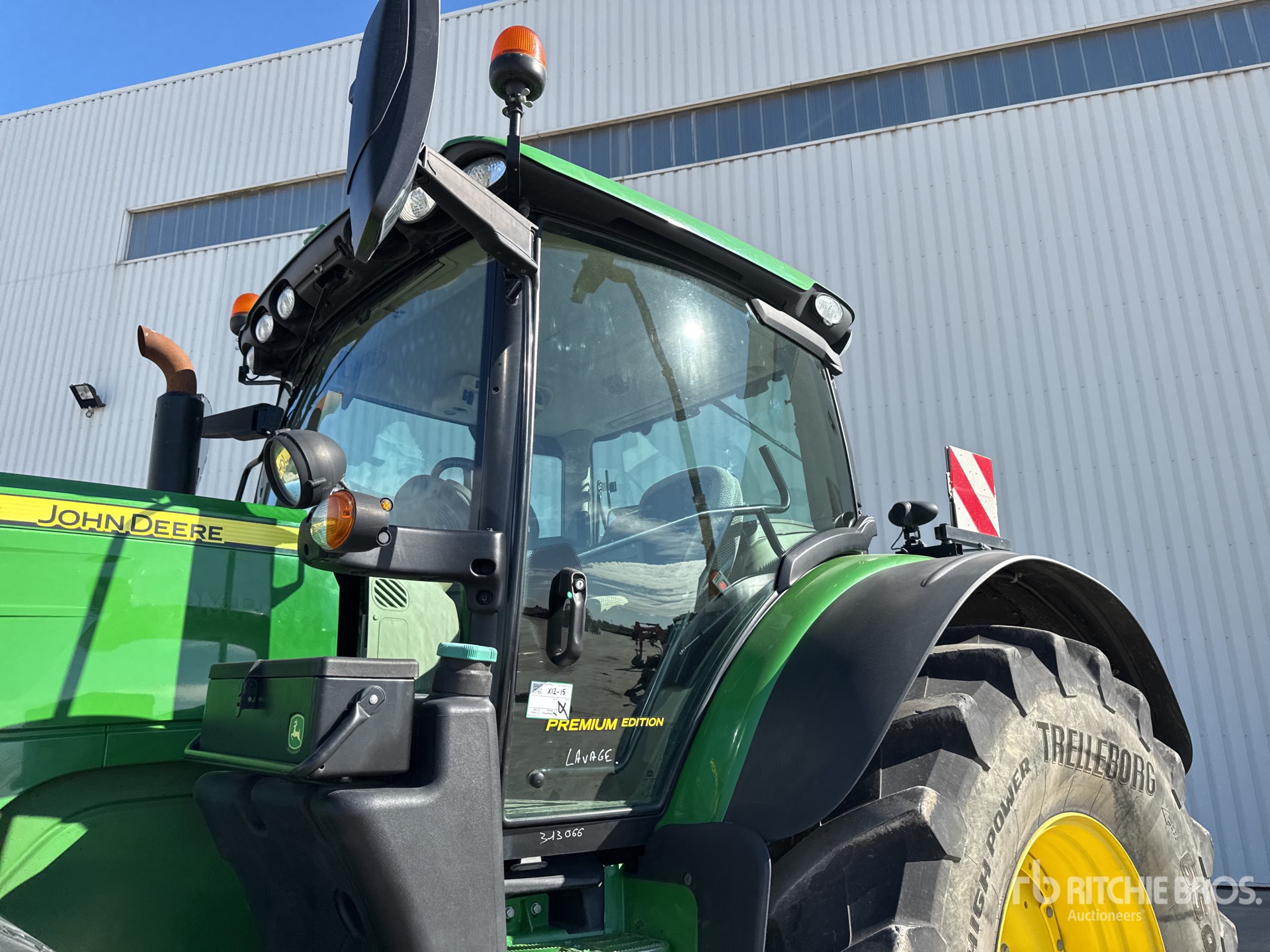 2022 John Deere 6195R