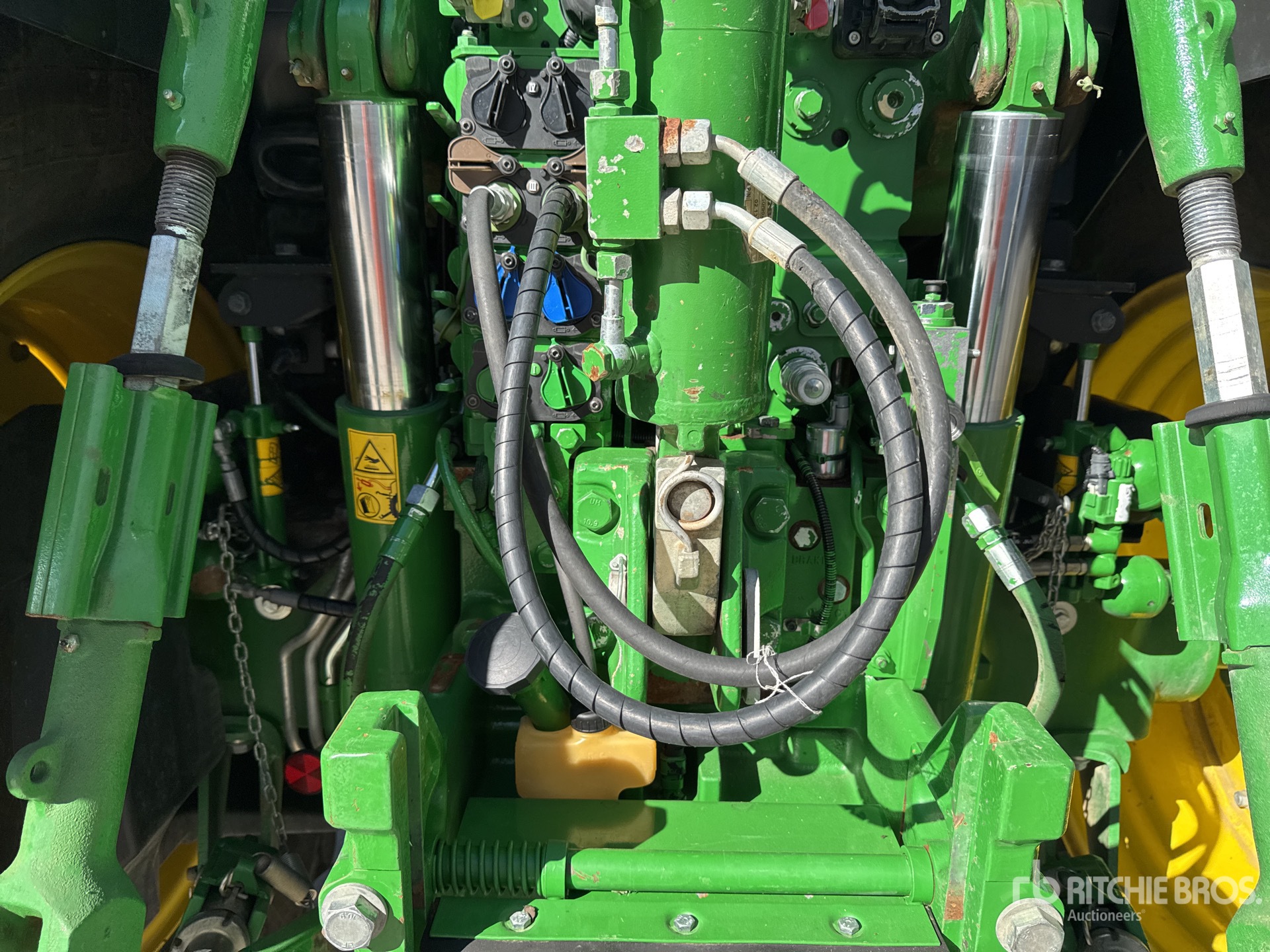 2022 John Deere 6195R