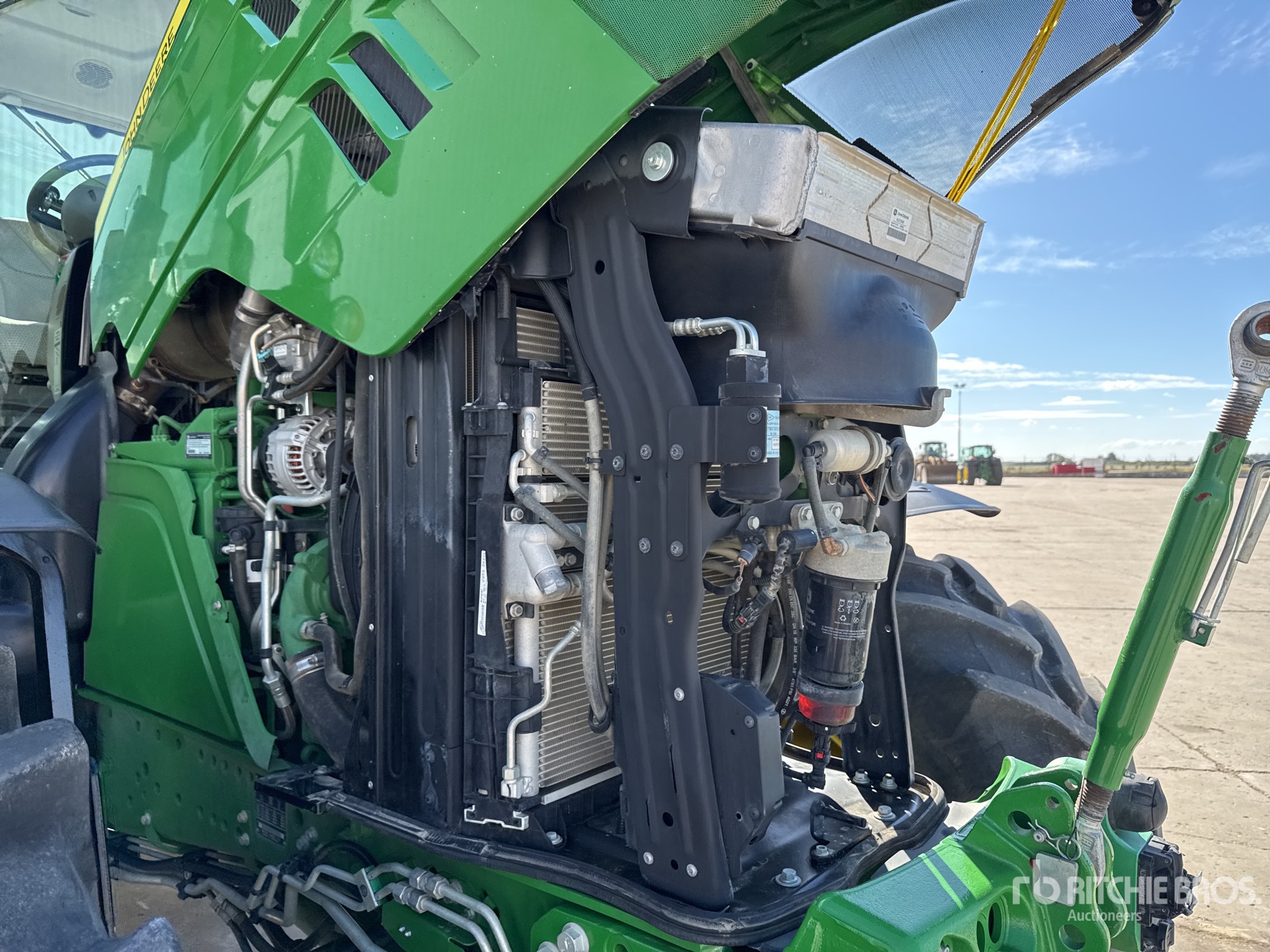 2022 John Deere 6195R